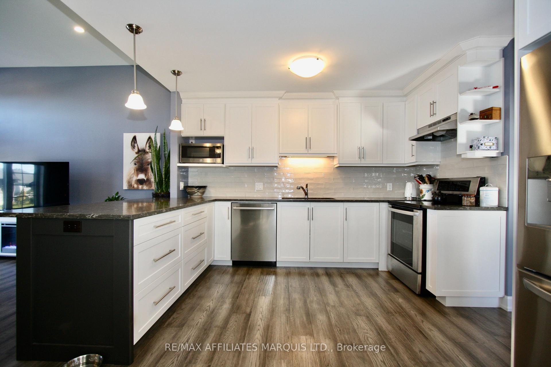 Photo 3 of 276 Bellwood Drive, Cornwall, Cornwall — HOMEH