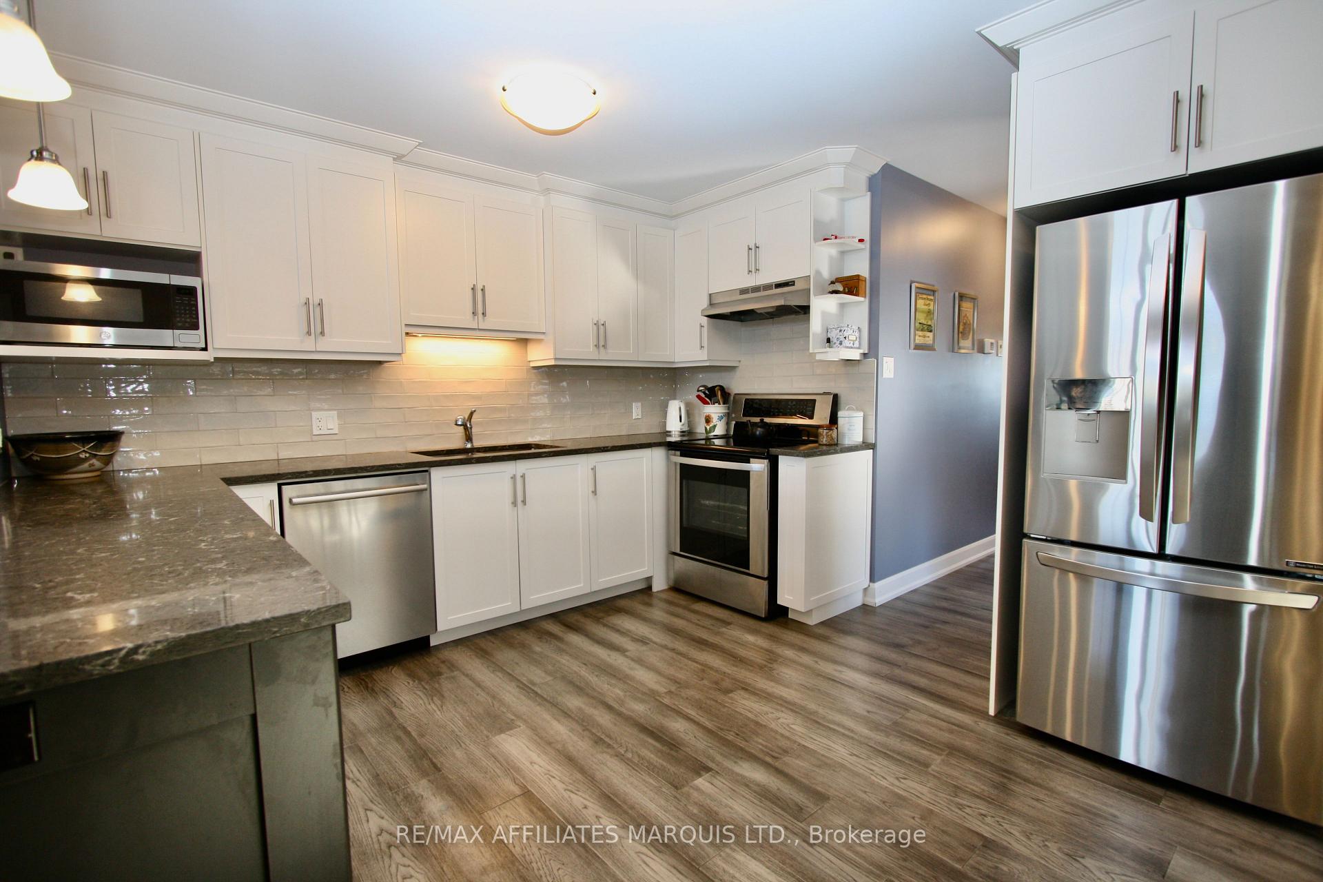 Photo 4 of 276 Bellwood Drive, Cornwall, Cornwall — HOMEH