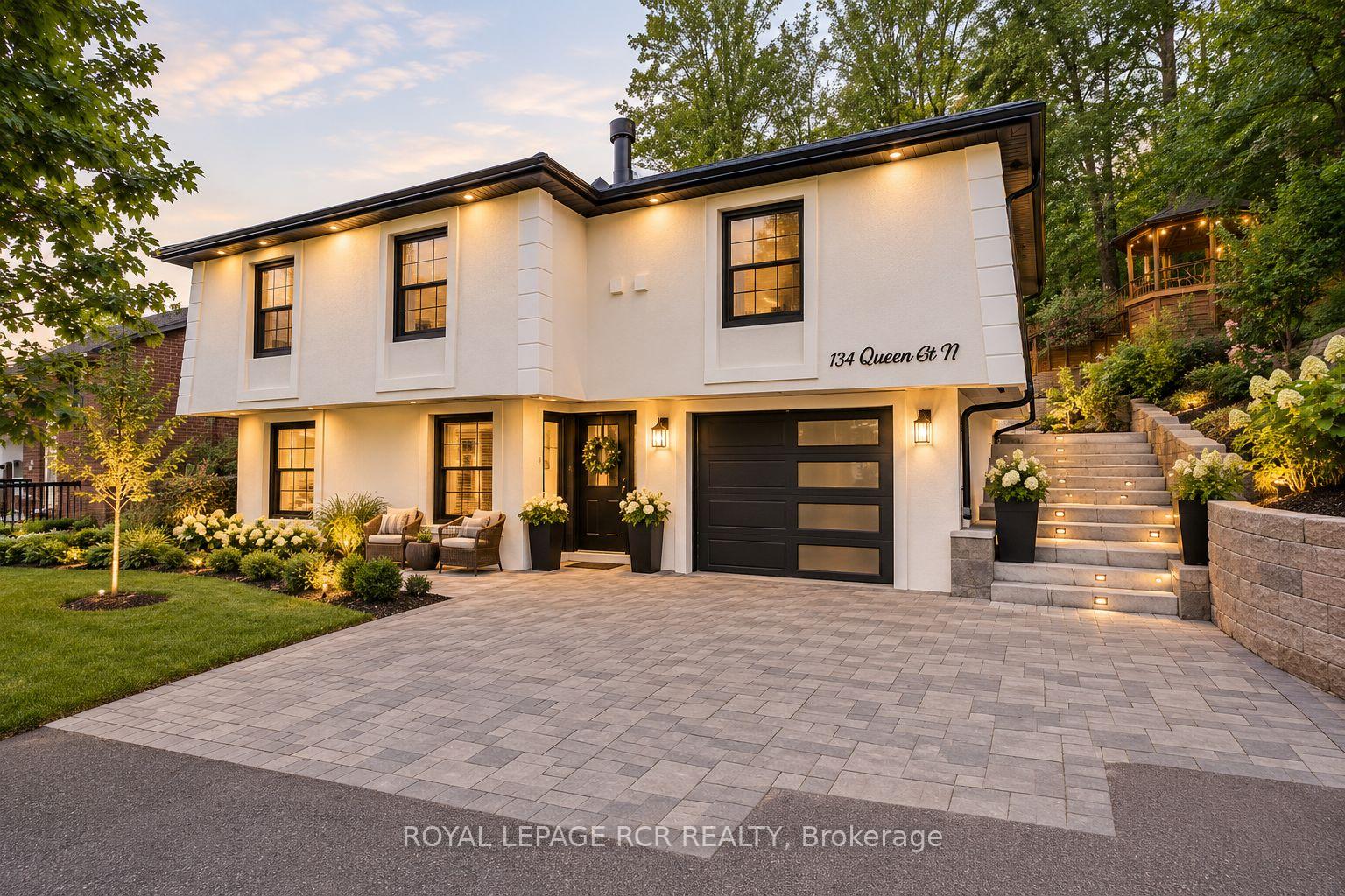Photo of 134 Queen Street N
