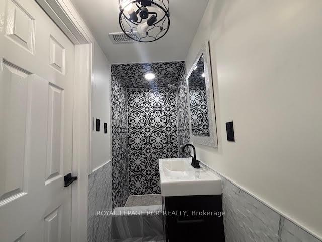 Photo 8 of 134 Queen Street N, Caledon, Bolton West — HOMEH