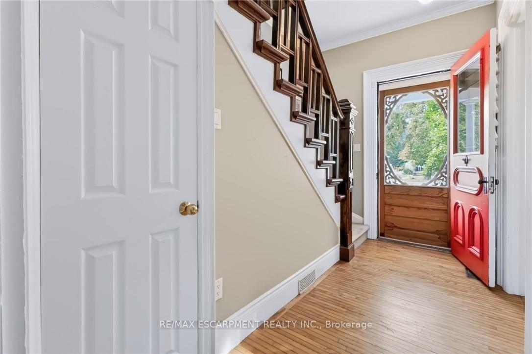 Photo 5 of 4245 William Street, Lincoln, Beamsville — HOMEH