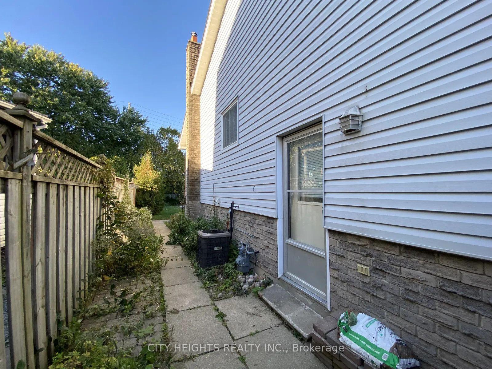 Photo 45 of 53 Goldring Drive, Whitby, Lynde Creek — HOMEH
