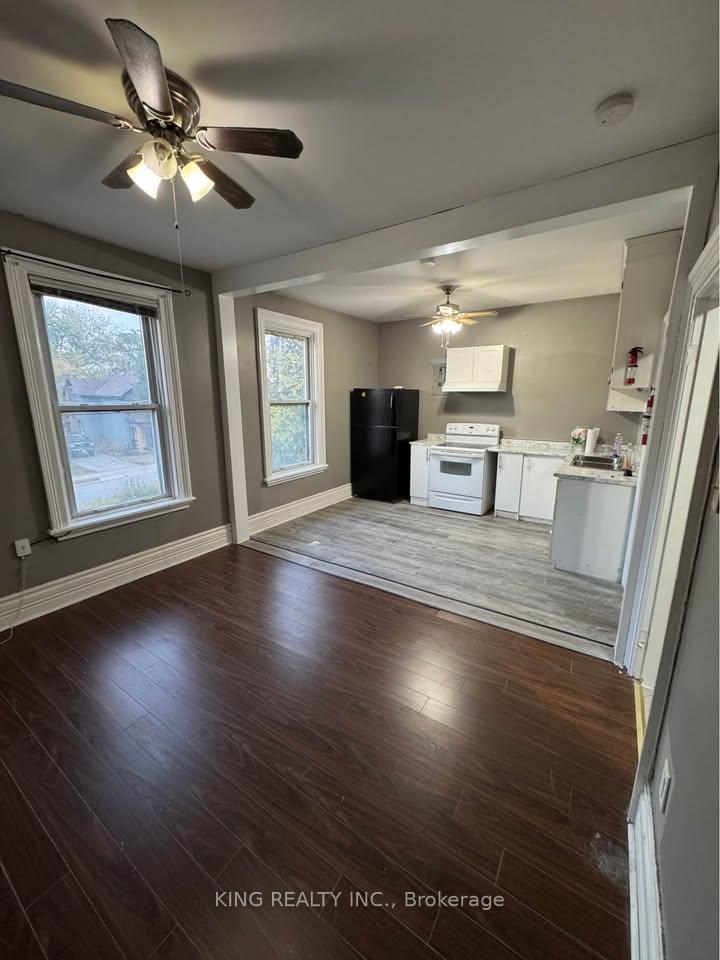 Photo of Unit Upper, 777 Little Grey Street