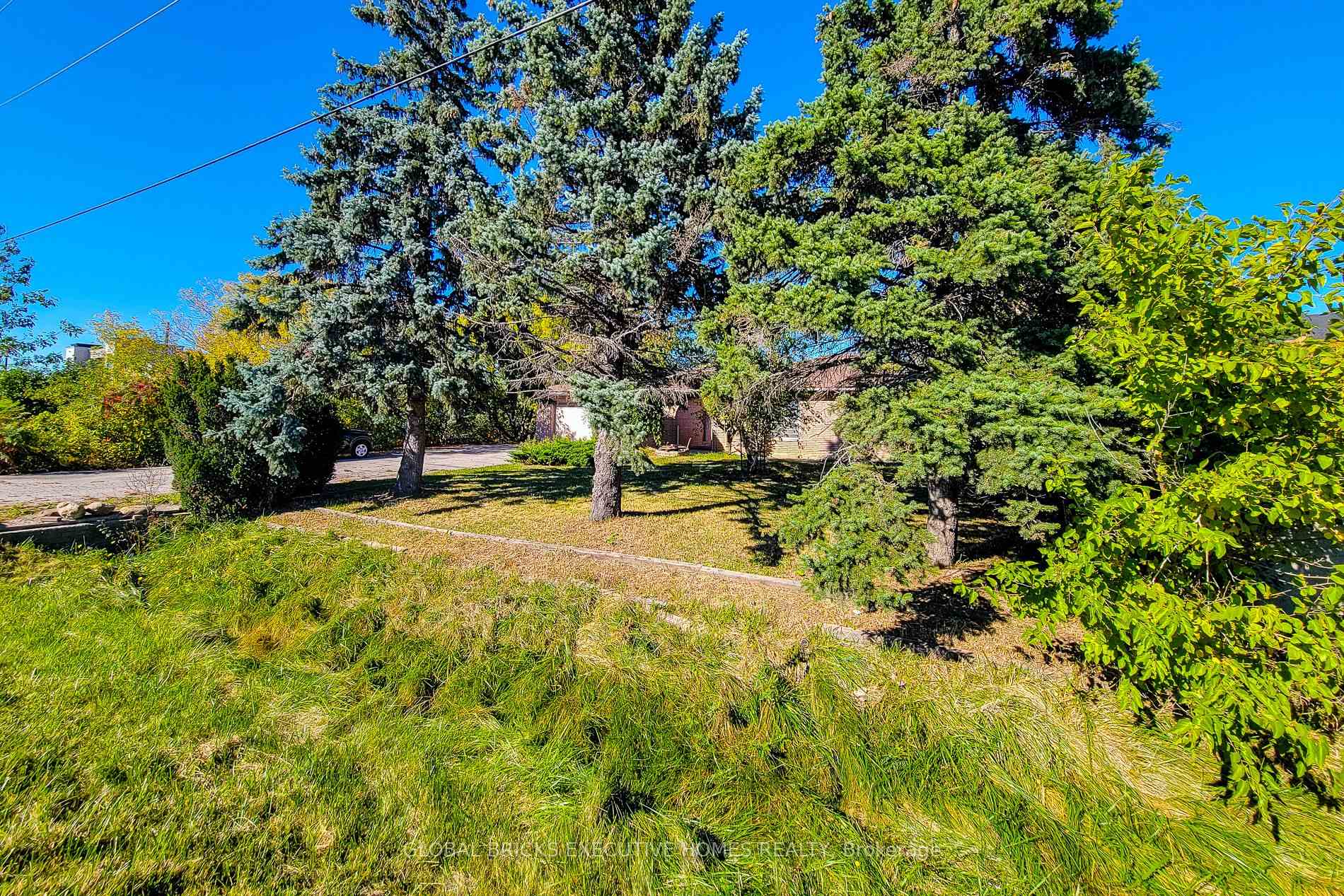 Photo 9 of 833 North Service Road, Hamilton, Lakeshore — HOMEH