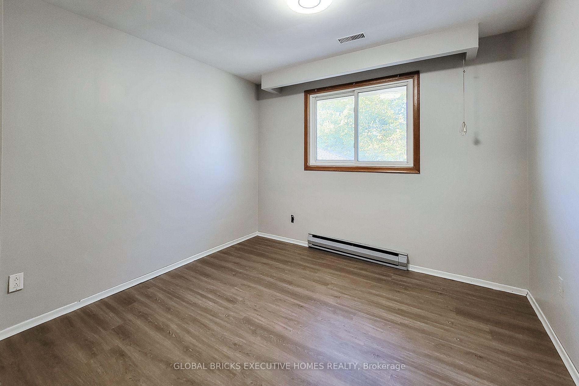Photo 34 of 833 North Service Road, Hamilton, Lakeshore — HOMEH