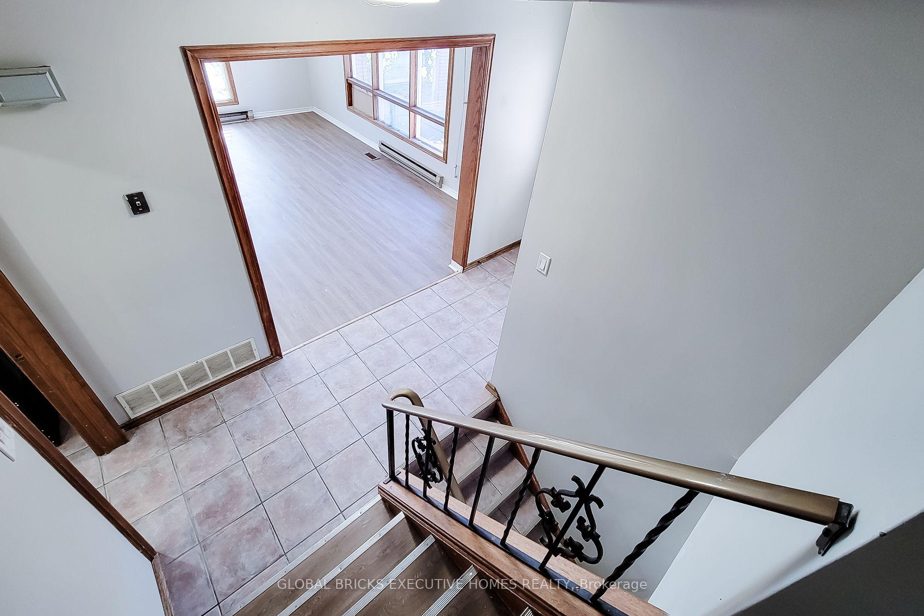 Photo 35 of 833 North Service Road, Hamilton, Lakeshore — HOMEH