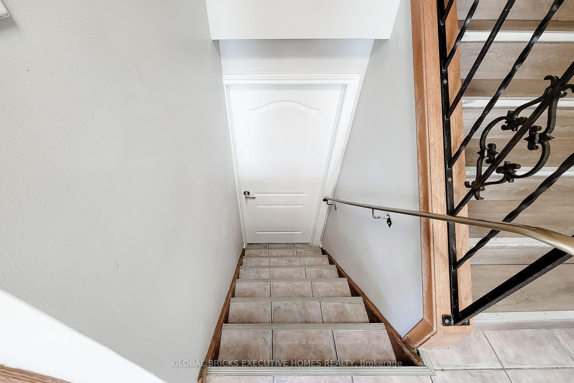 Photo 36 of 833 North Service Road, Hamilton, Lakeshore — HOMEH