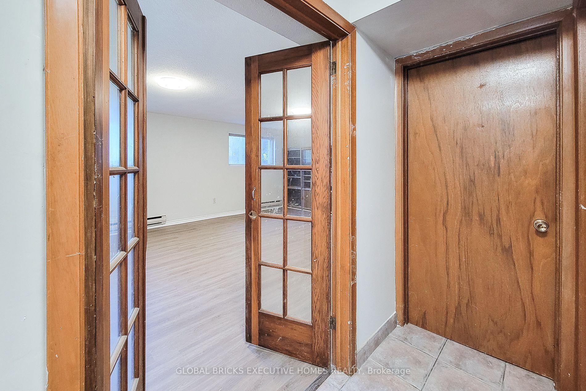 Photo 38 of 833 North Service Road, Hamilton, Lakeshore — HOMEH