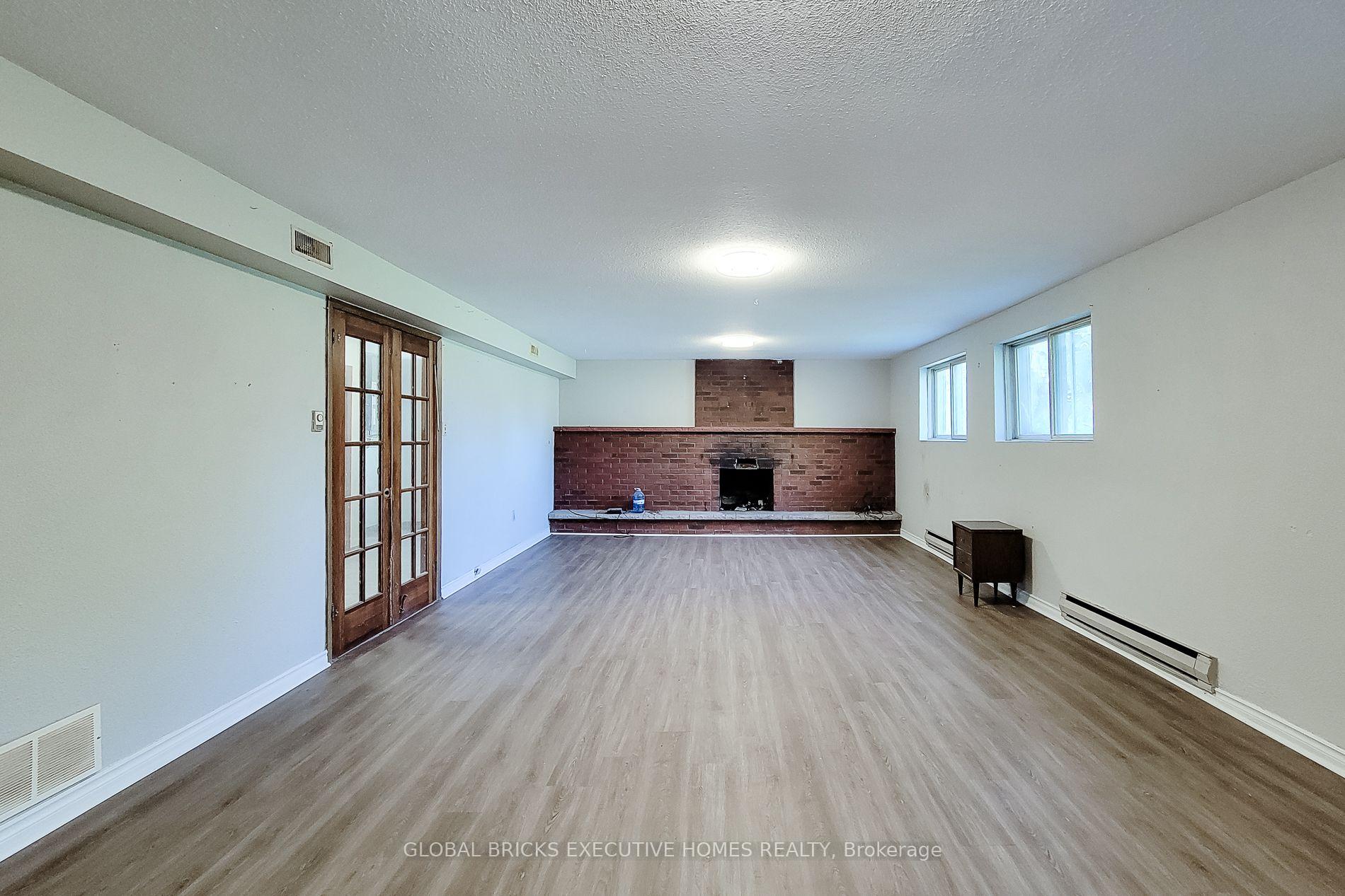 Photo 39 of 833 North Service Road, Hamilton, Lakeshore — HOMEH