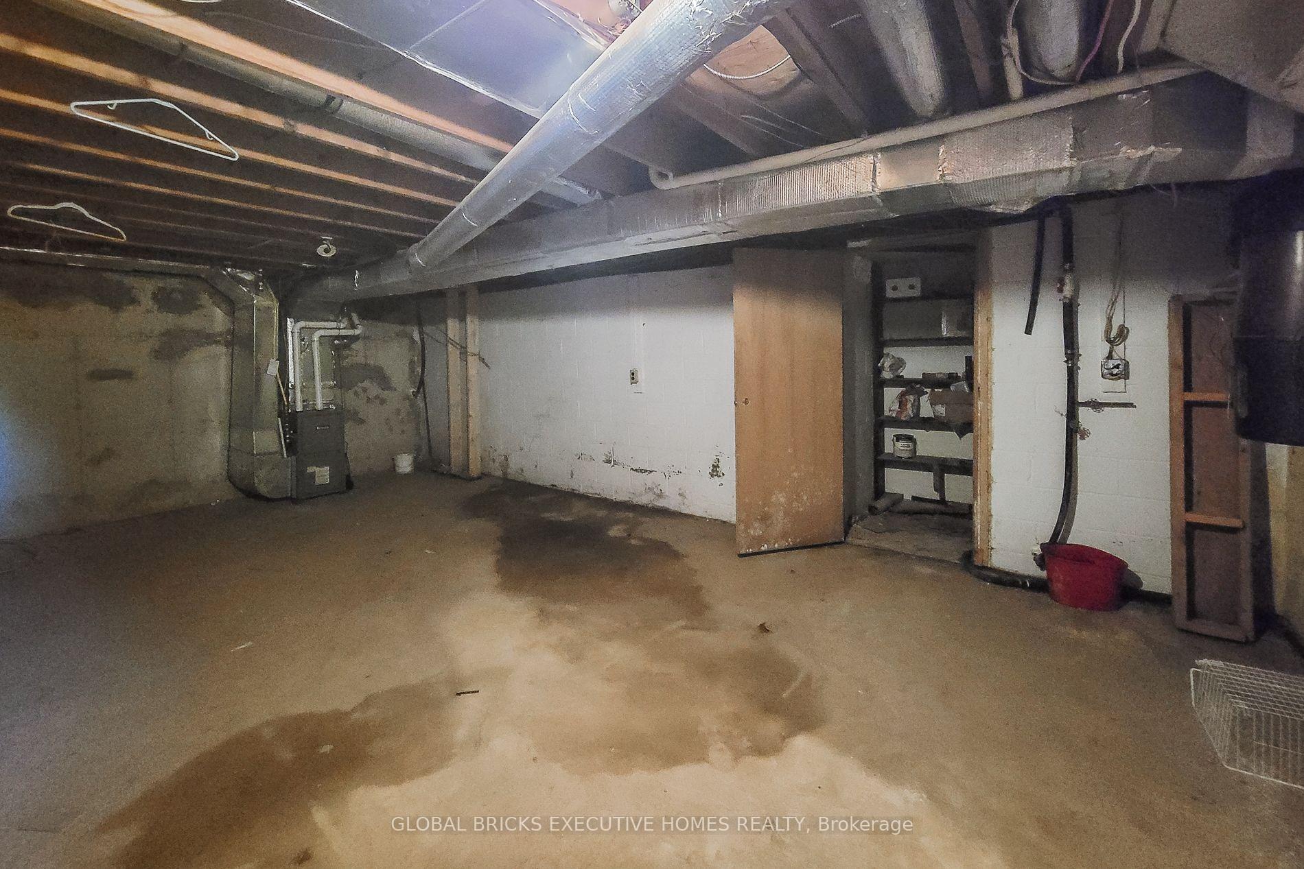 Photo 44 of 833 North Service Road, Hamilton, Lakeshore — HOMEH