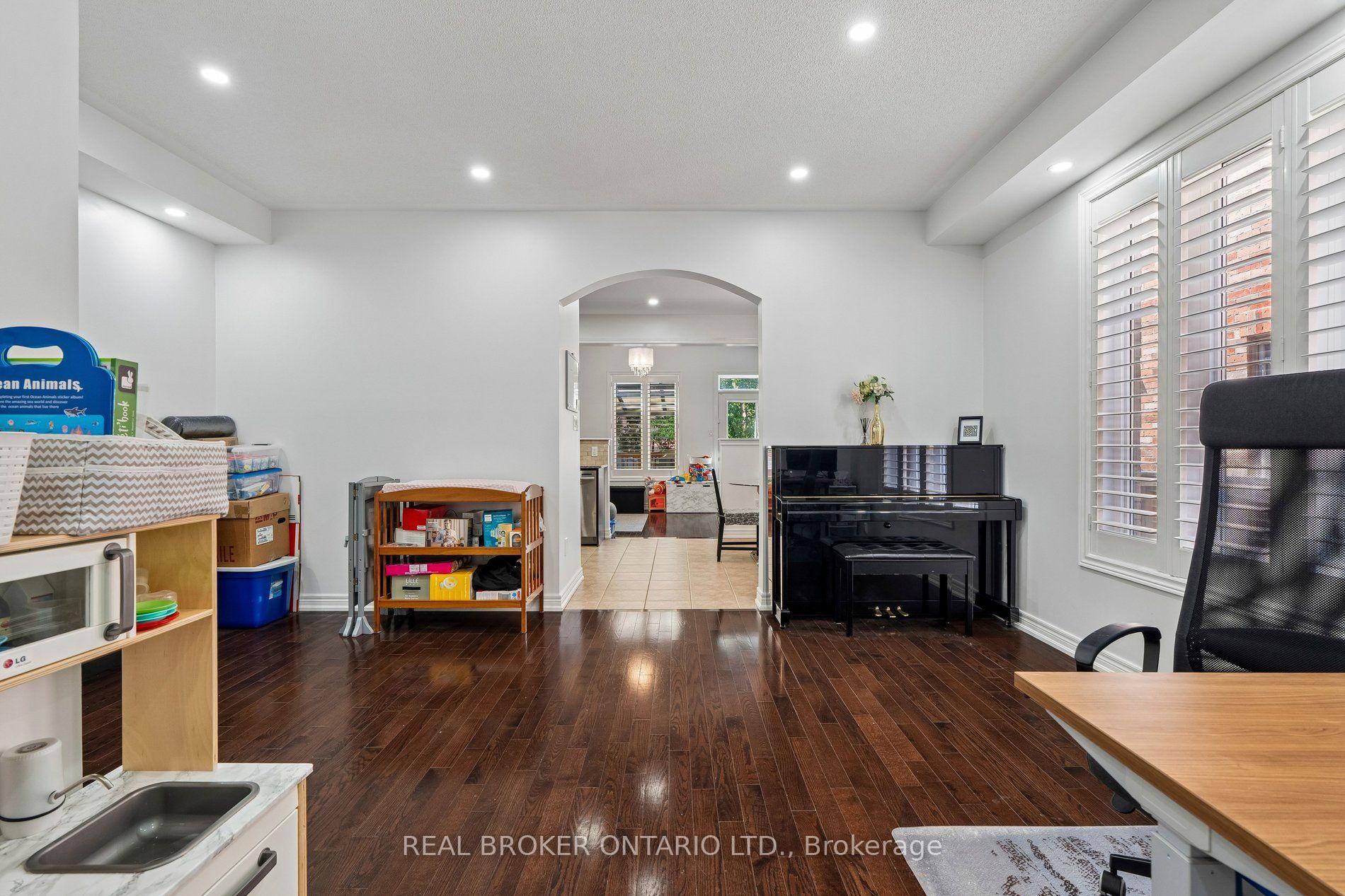 Photo 10 of 57 Ostrovsky Road, Vaughan, Vellore Village — HOMEH