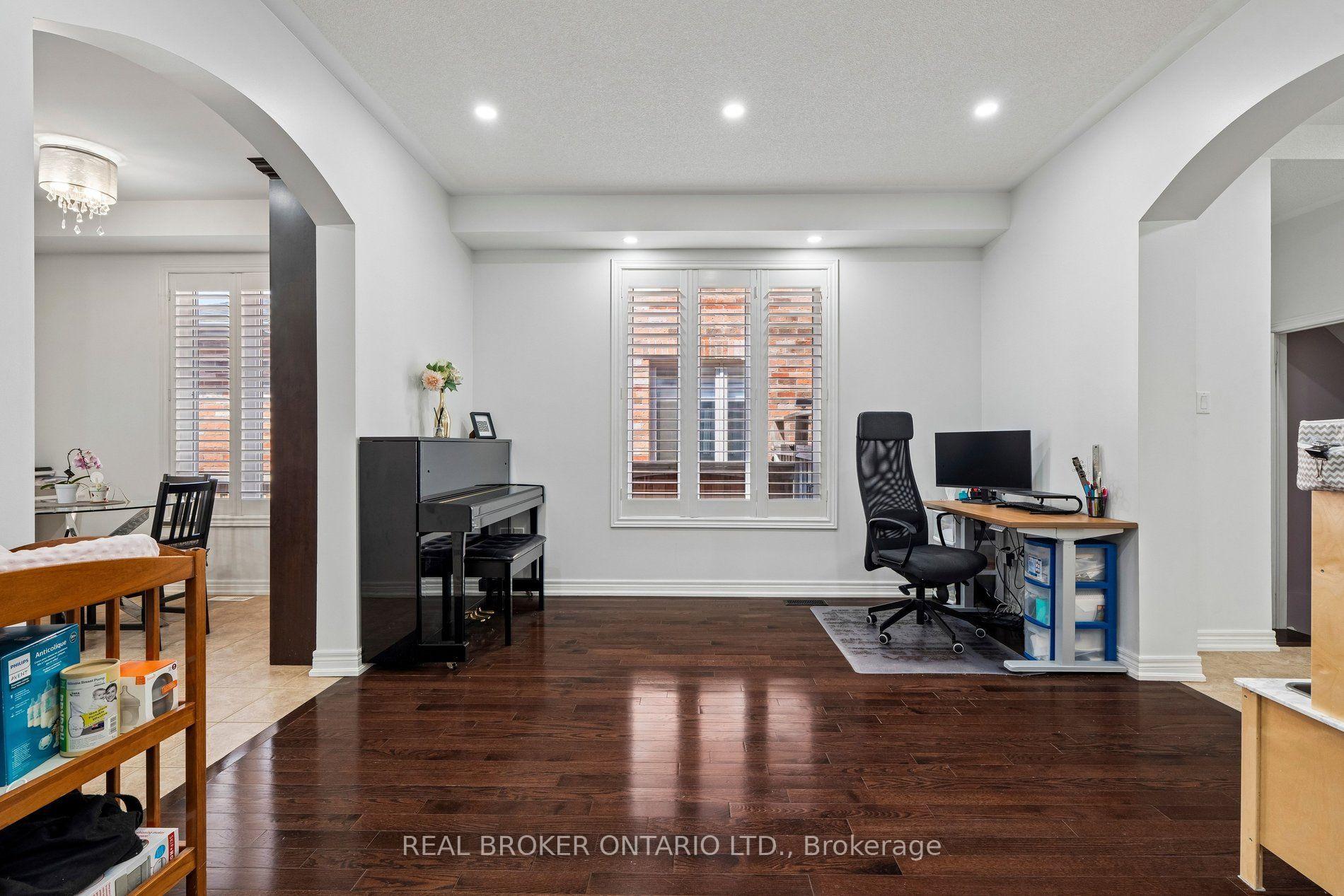 Photo 11 of 57 Ostrovsky Road, Vaughan, Vellore Village — HOMEH