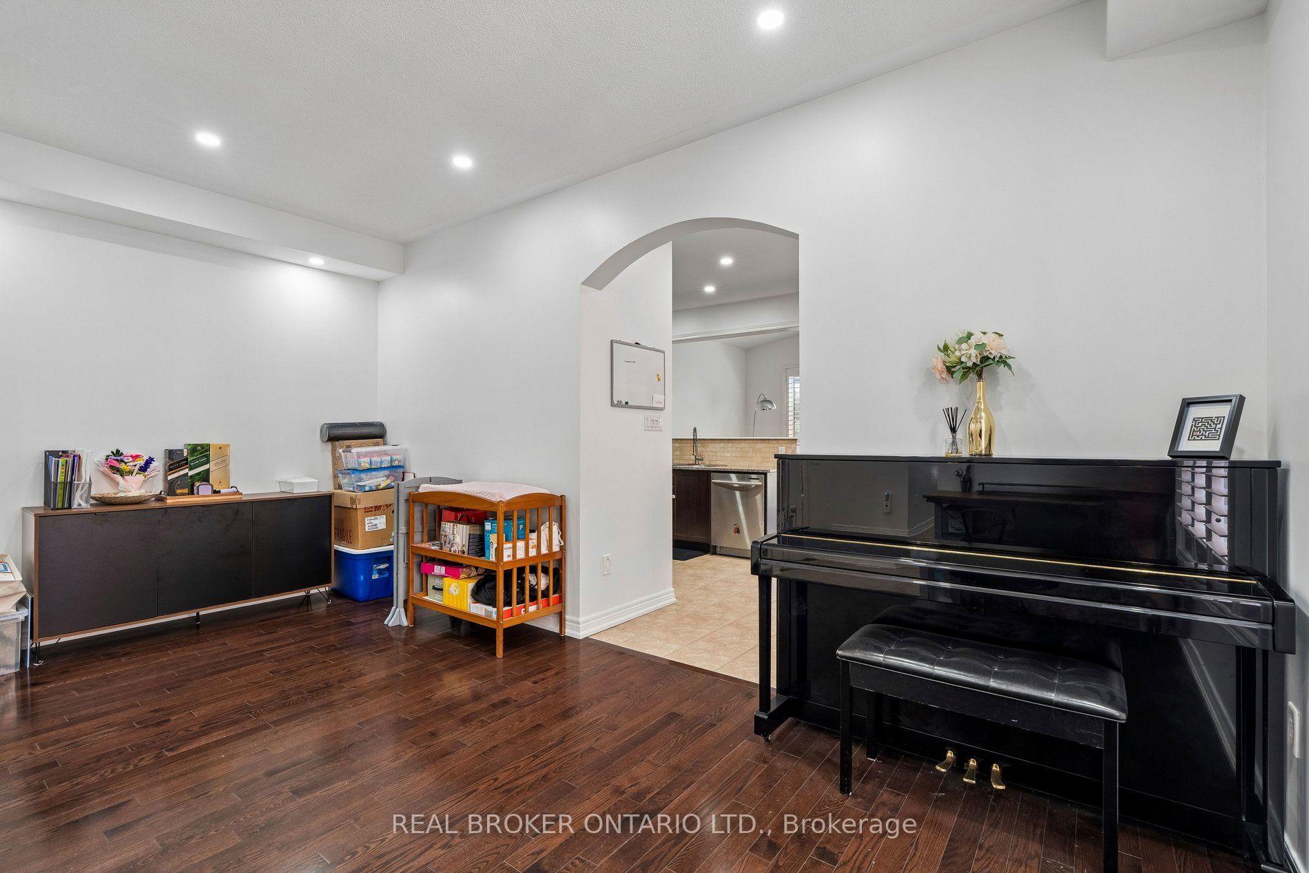Photo 12 of 57 Ostrovsky Road, Vaughan, Vellore Village — HOMEH