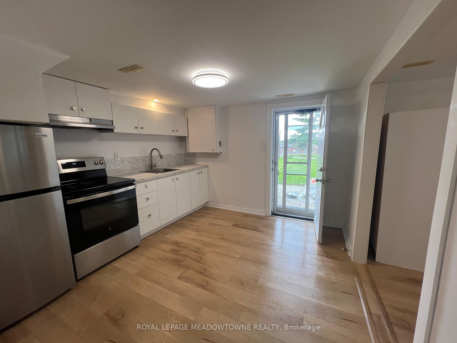 Photo 4 of Unit Lower, 44 Lauris Avenue E, Cambridge, Alison — HOMEH