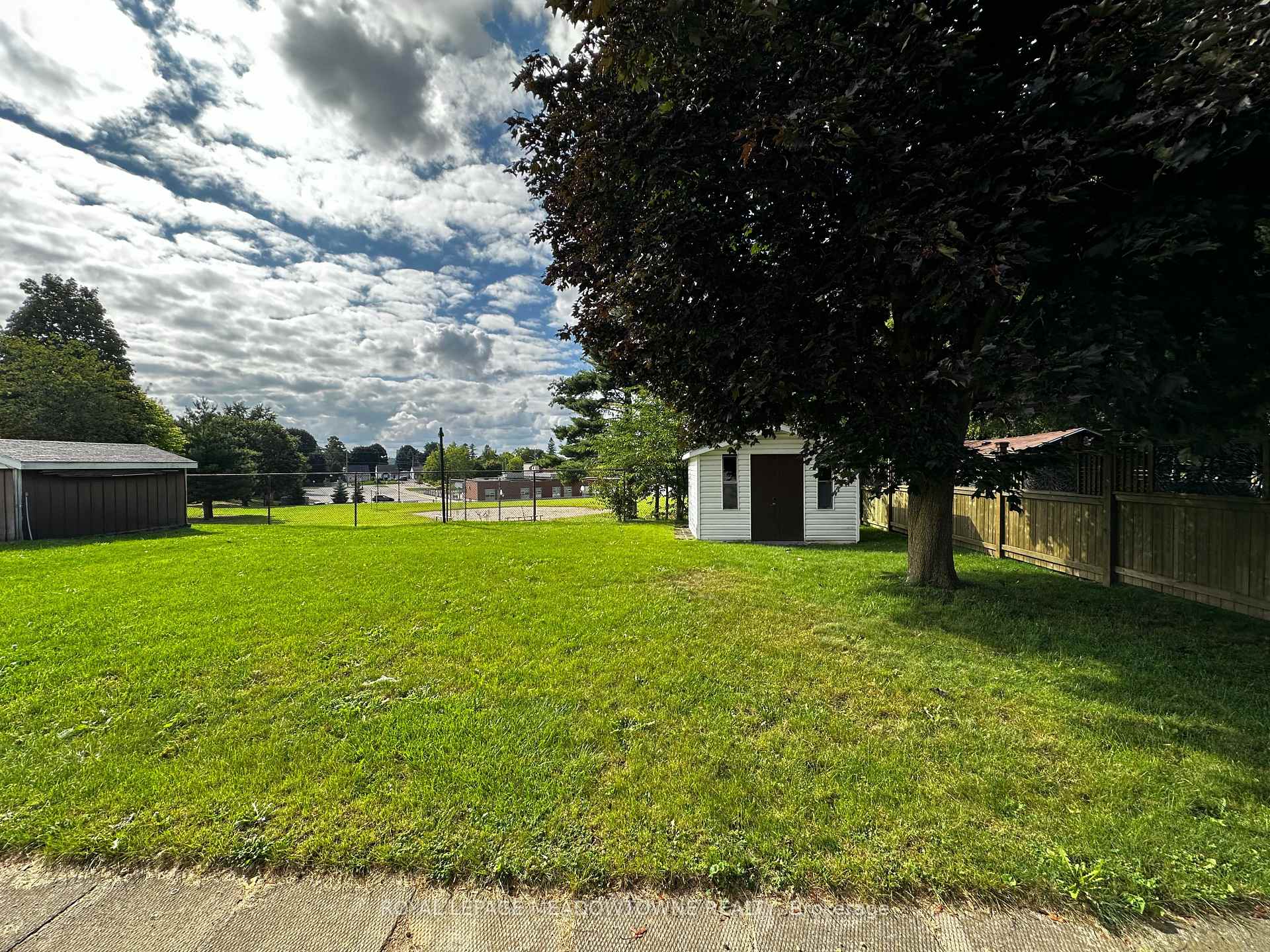 Photo 21 of Unit Lower, 44 Lauris Avenue E, Cambridge, Alison — HOMEH