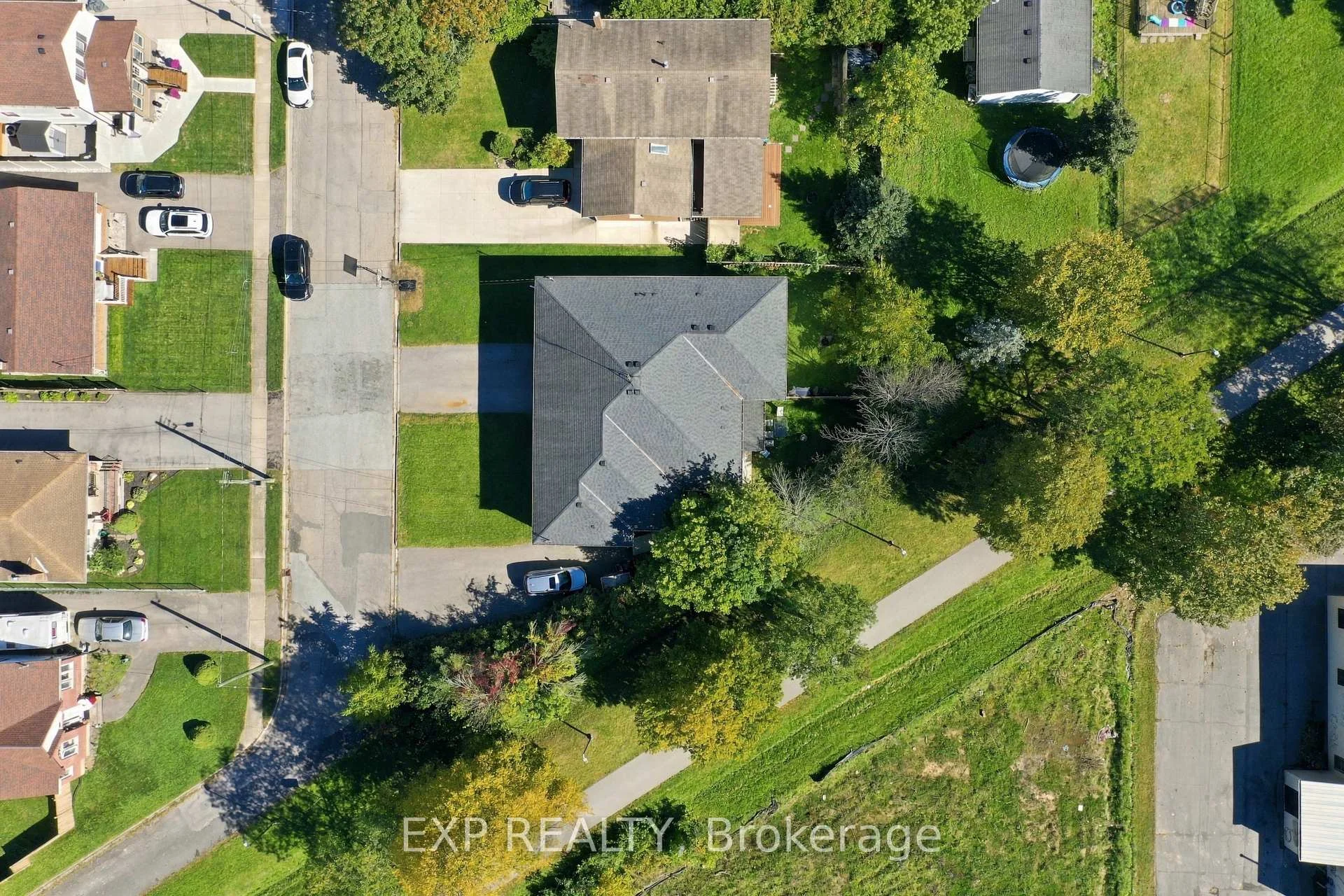 Photo 38 of 11 Donald Avenue, Welland, N. Welland — HOMEH