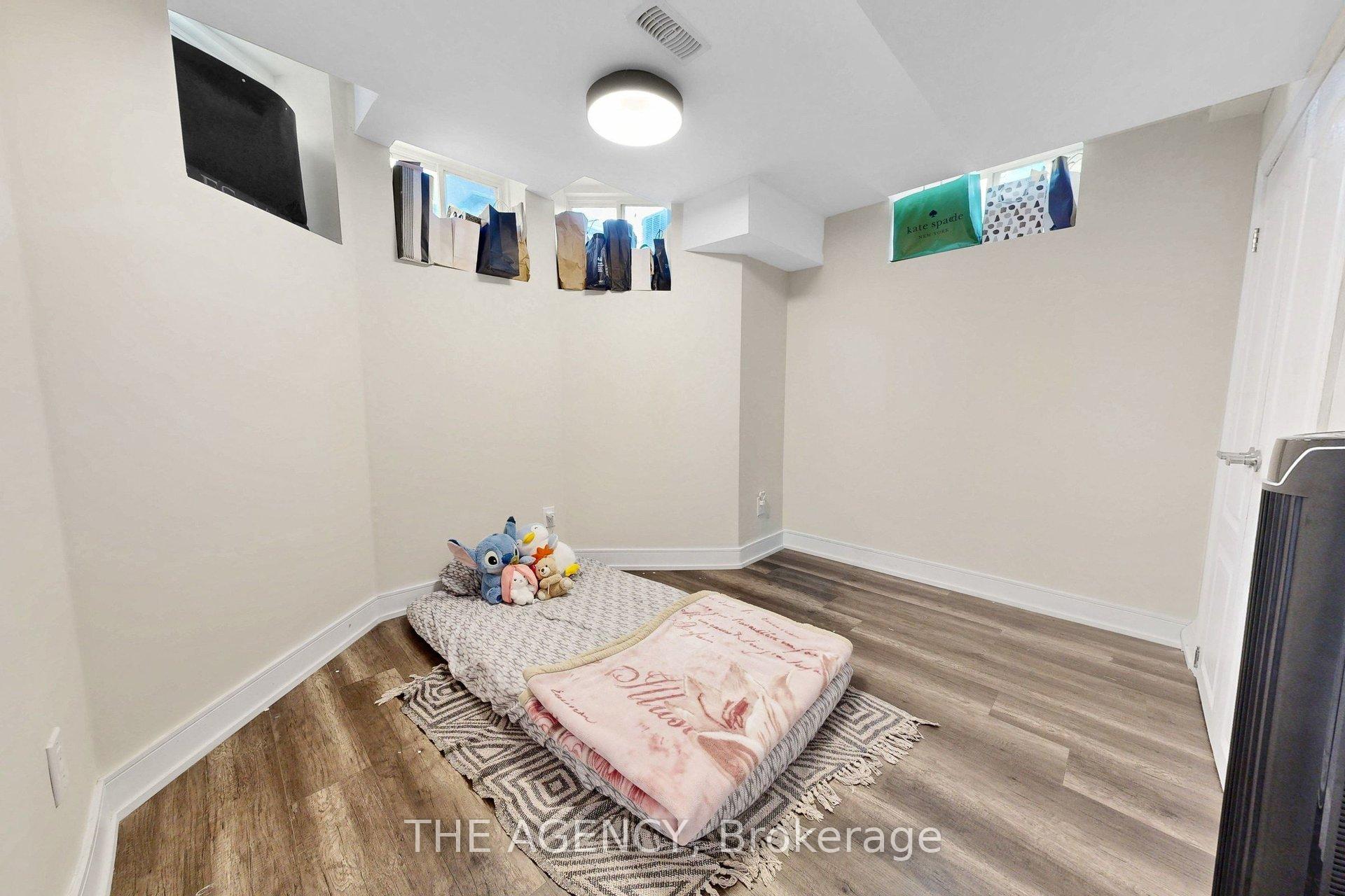 Photo 44 of 53 Elysian Fields Circle, Brampton, Bram West — HOMEH