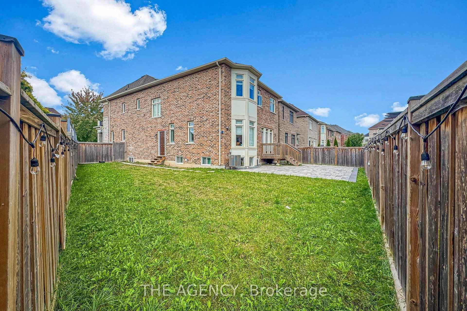 Photo 50 of 53 Elysian Fields Circle, Brampton, Bram West — HOMEH