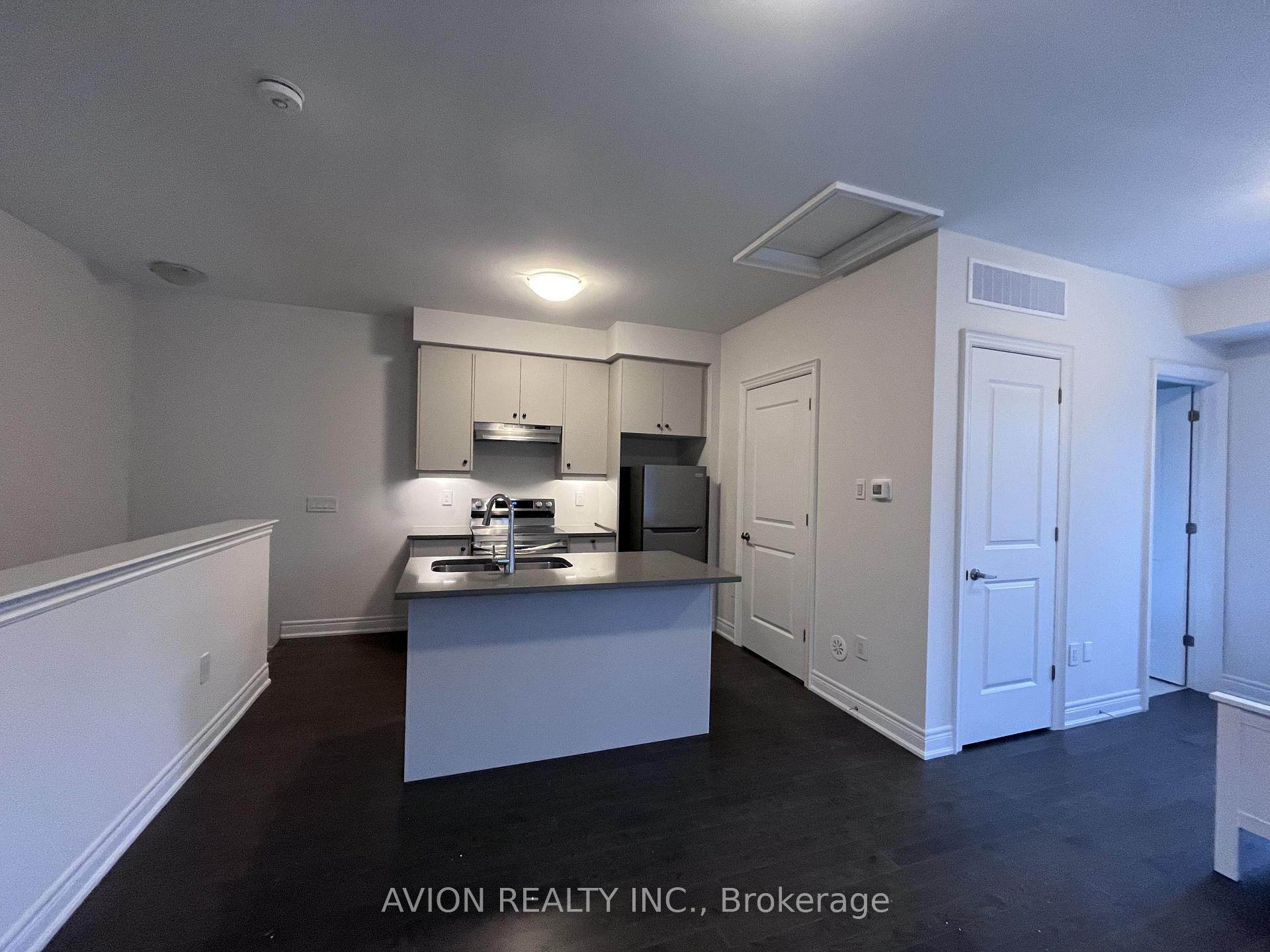 Photo 5 of Unit coach, 6 Fred Lablanc Drive, Markham, Cornell — HOMEH