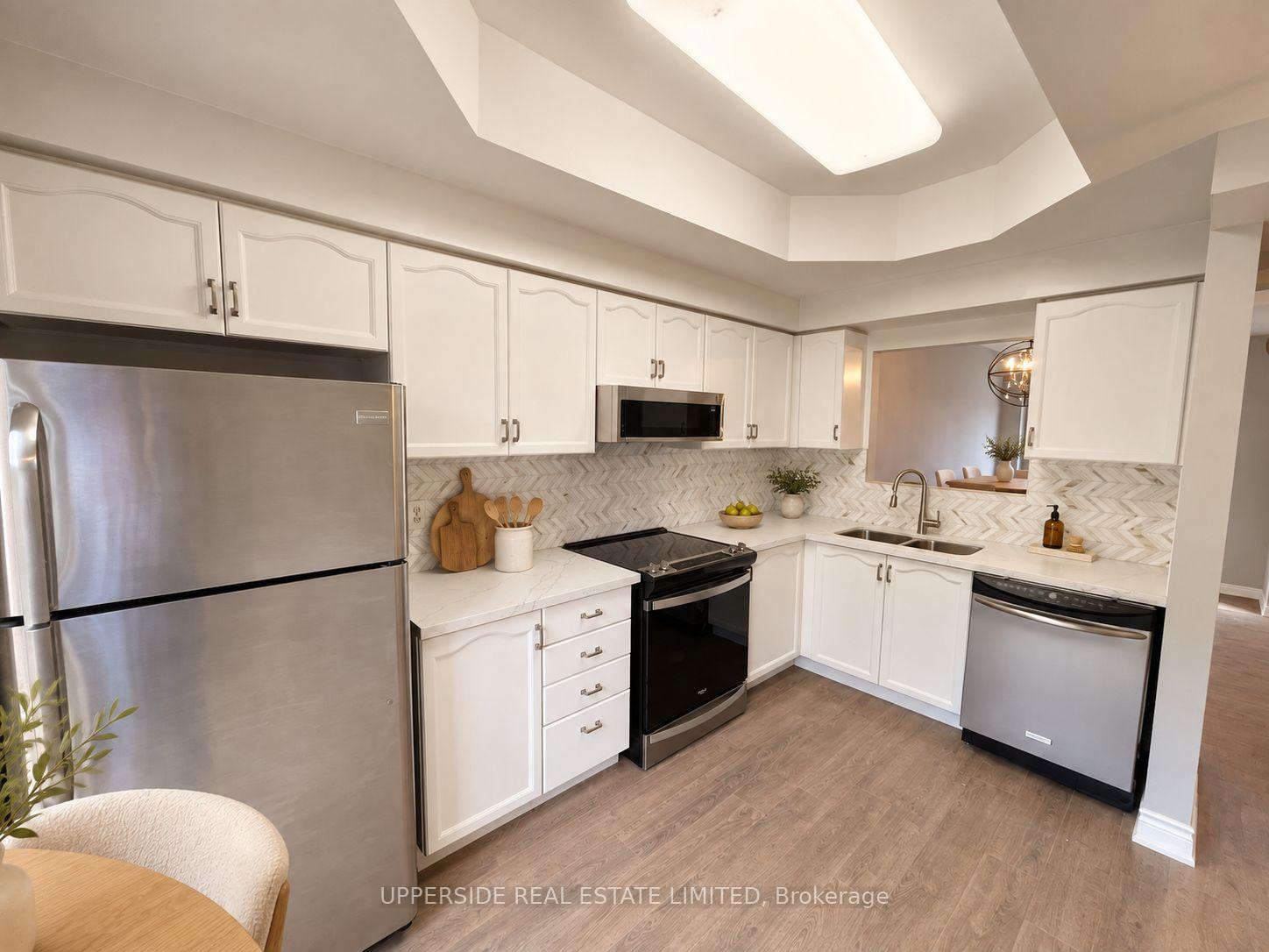 Photo 5 of Unit 10, 23 Observatory Lane, Richmond Hill, Observatory — HOMEH