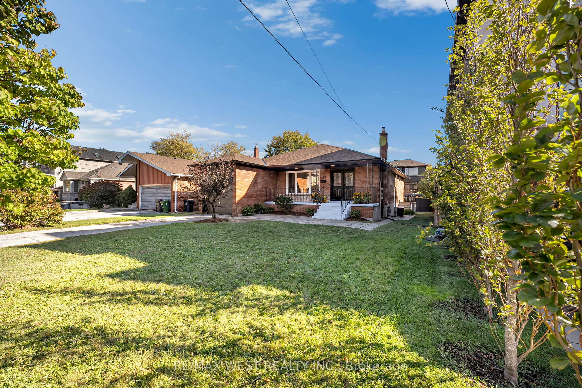 Photo 2 of 67 Burncrest Drive, Toronto, Bedford Park-Nortown — HOMEH