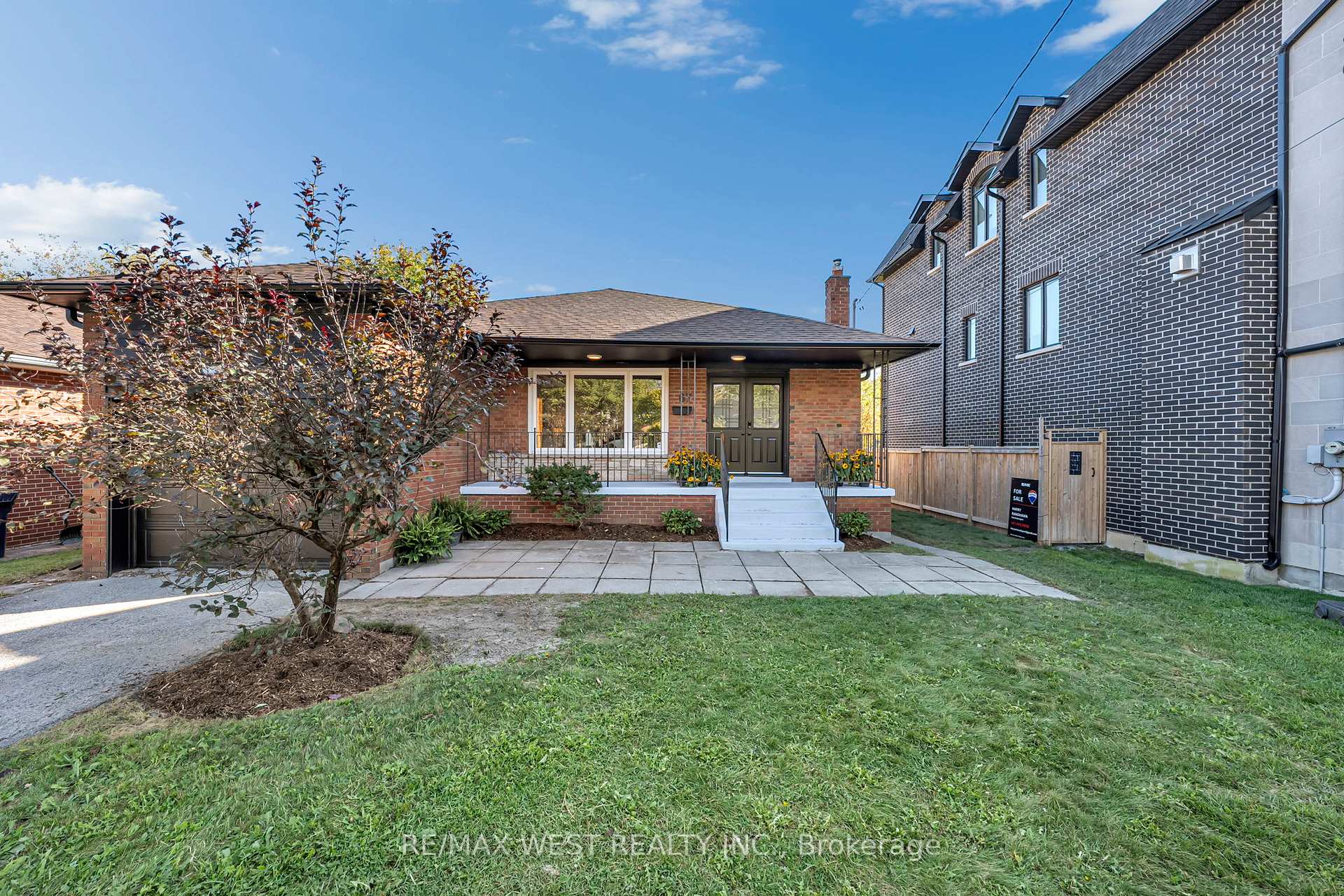Photo 4 of 67 Burncrest Drive, Toronto, Bedford Park-Nortown — HOMEH