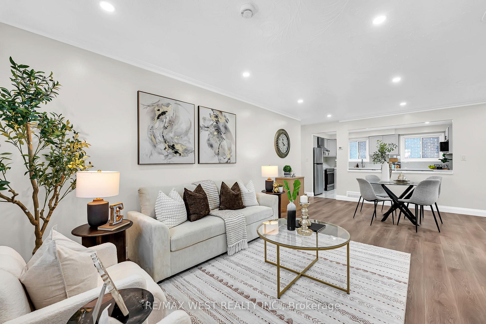 Photo 5 of 67 Burncrest Drive, Toronto, Bedford Park-Nortown — HOMEH