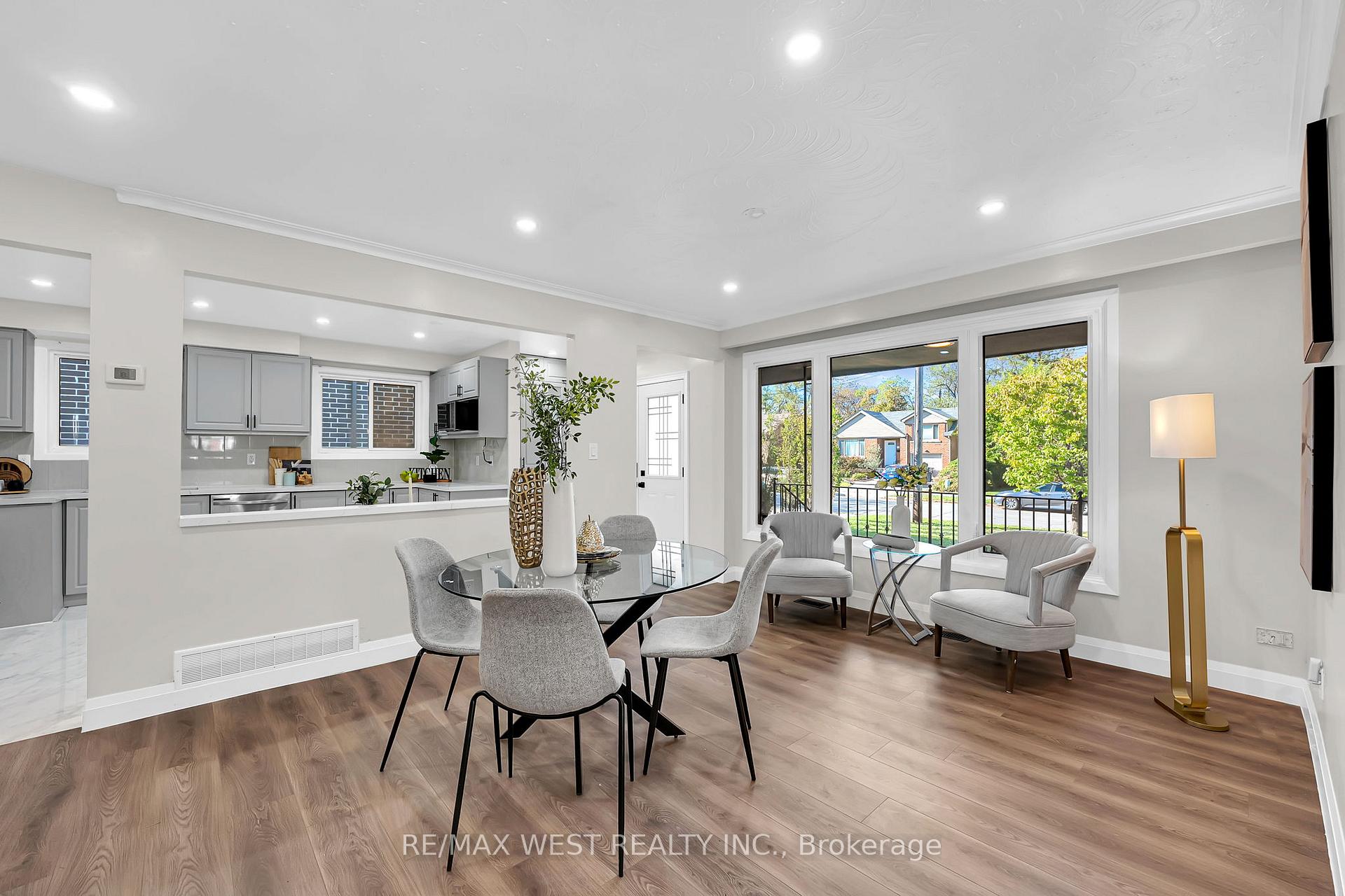Photo 6 of 67 Burncrest Drive, Toronto, Bedford Park-Nortown — HOMEH