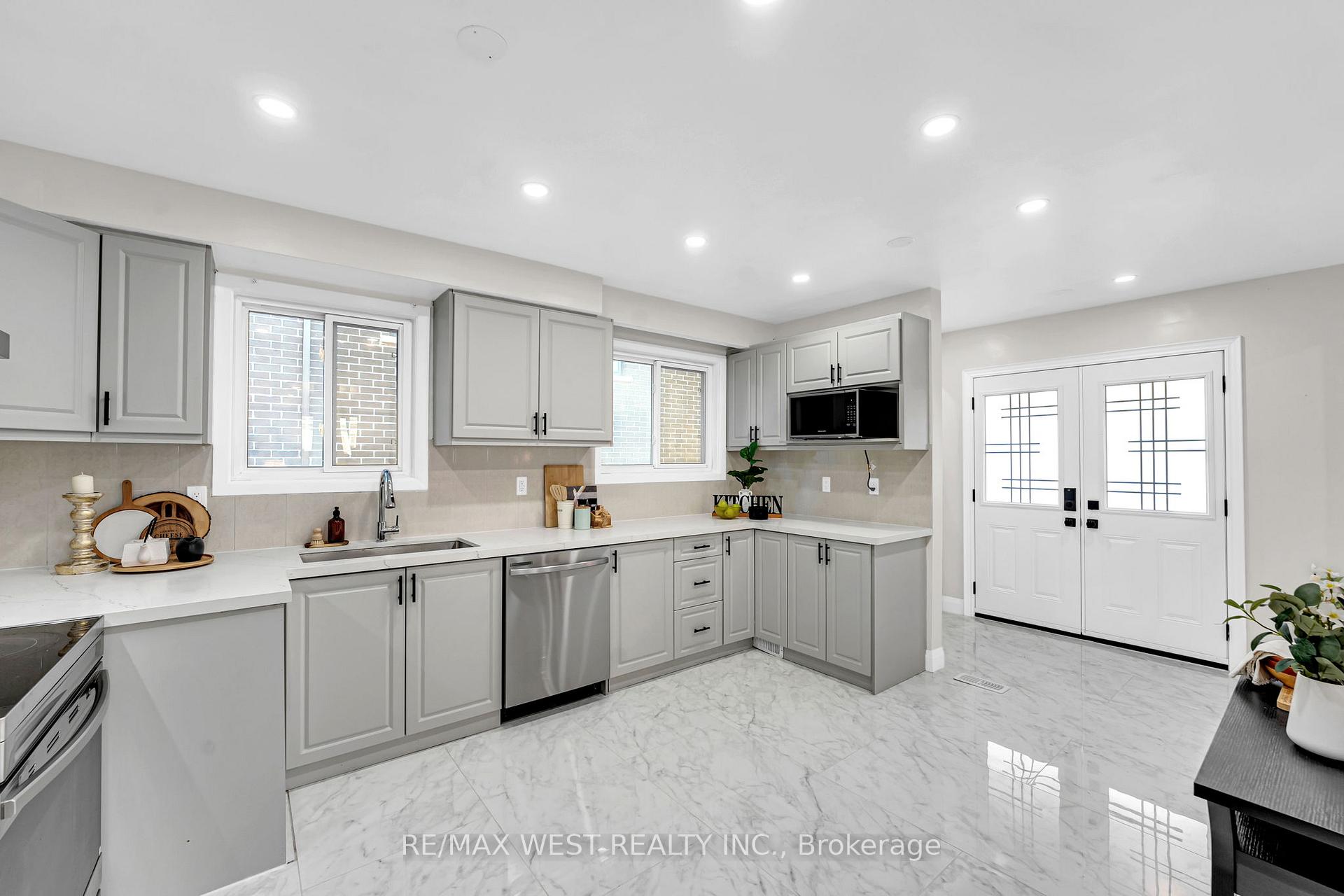 Photo 8 of 67 Burncrest Drive, Toronto, Bedford Park-Nortown — HOMEH