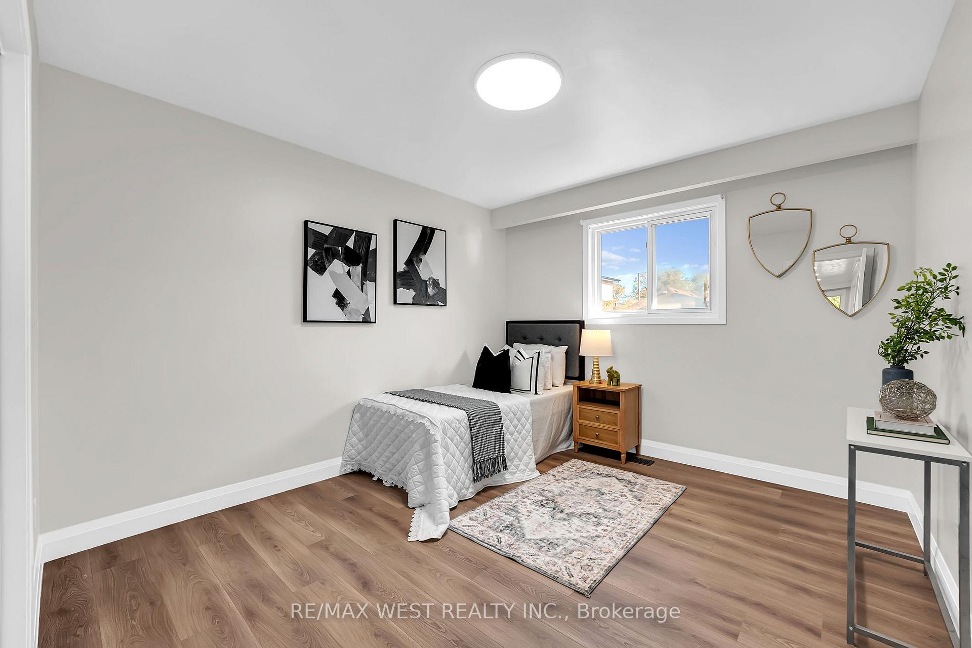 Photo 16 of 67 Burncrest Drive, Toronto, Bedford Park-Nortown — HOMEH