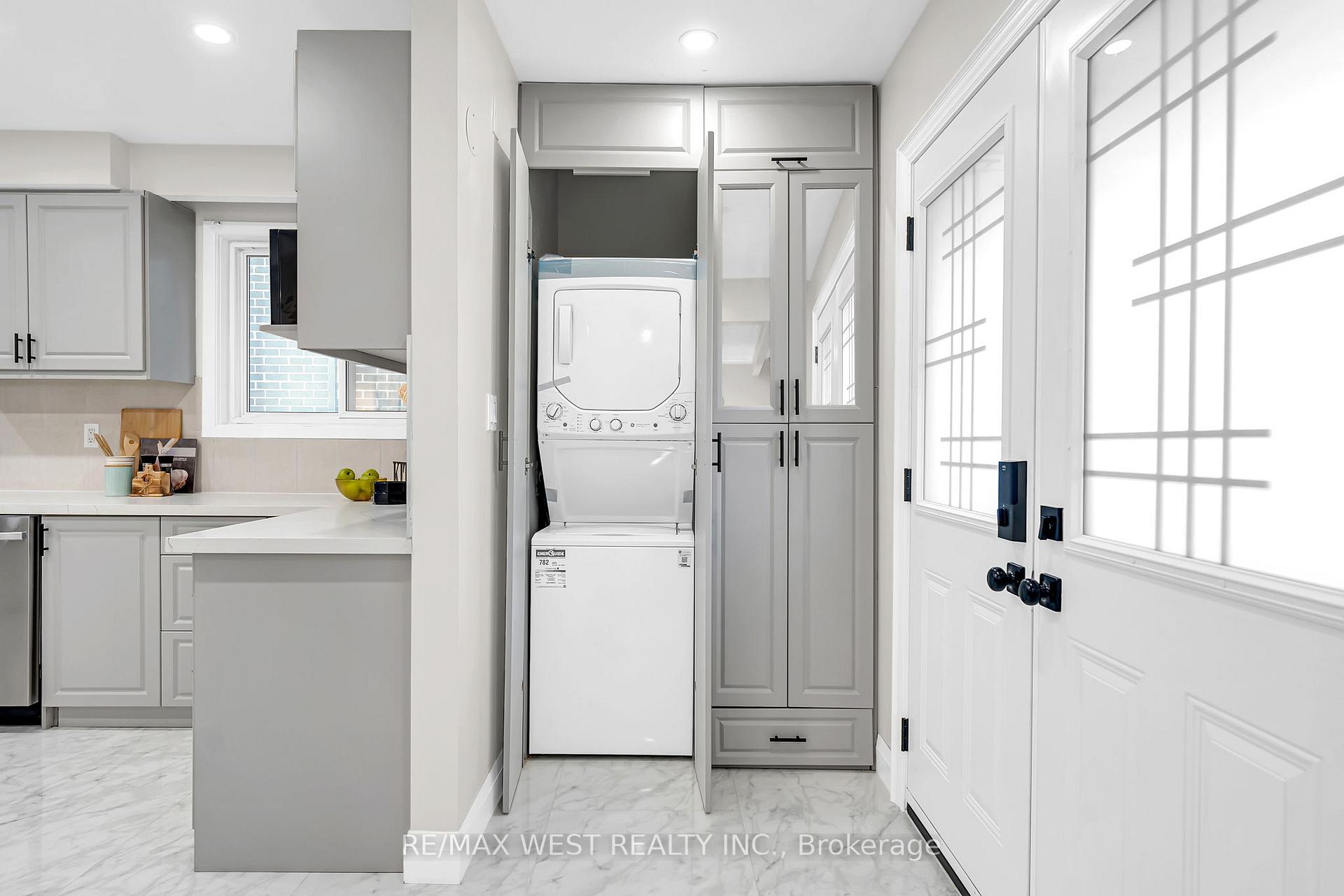 Photo 18 of 67 Burncrest Drive, Toronto, Bedford Park-Nortown — HOMEH