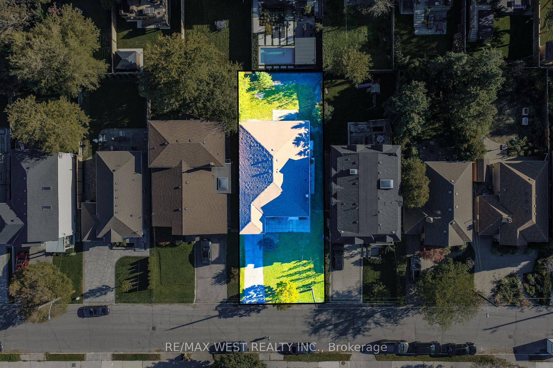 Photo 33 of 67 Burncrest Drive, Toronto, Bedford Park-Nortown — HOMEH