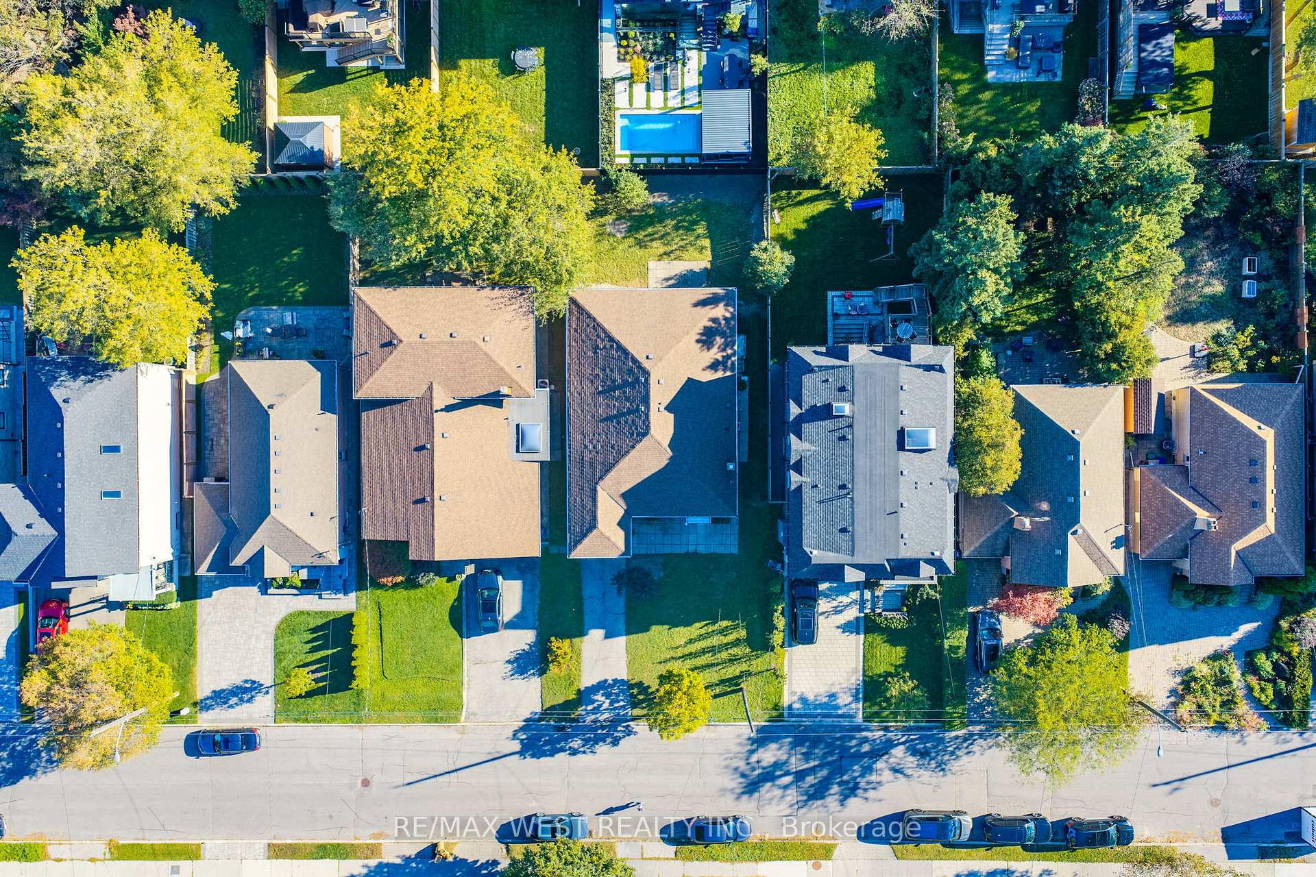 Photo 34 of 67 Burncrest Drive, Toronto, Bedford Park-Nortown — HOMEH