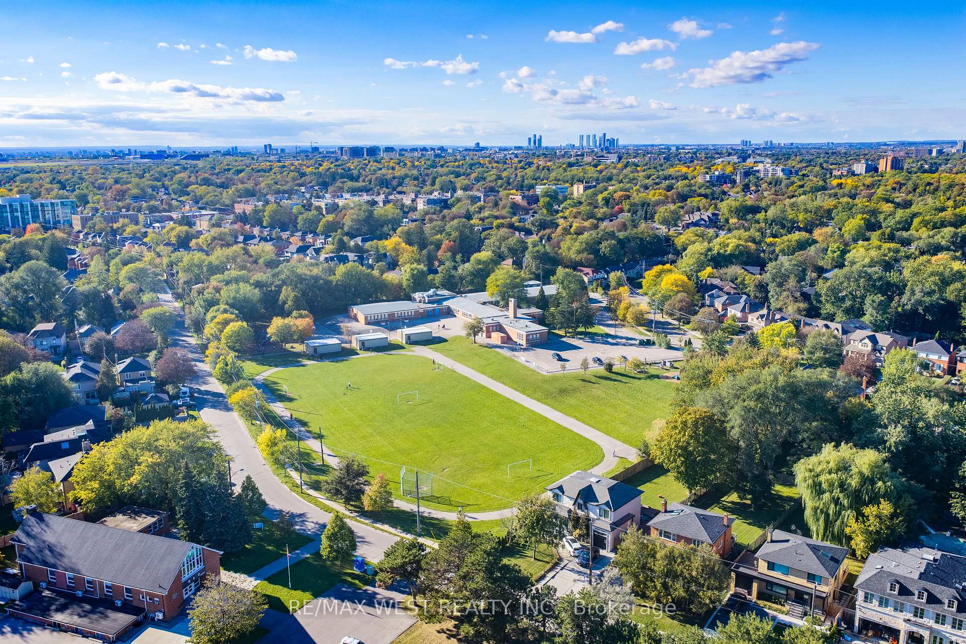 Photo 38 of 67 Burncrest Drive, Toronto, Bedford Park-Nortown — HOMEH