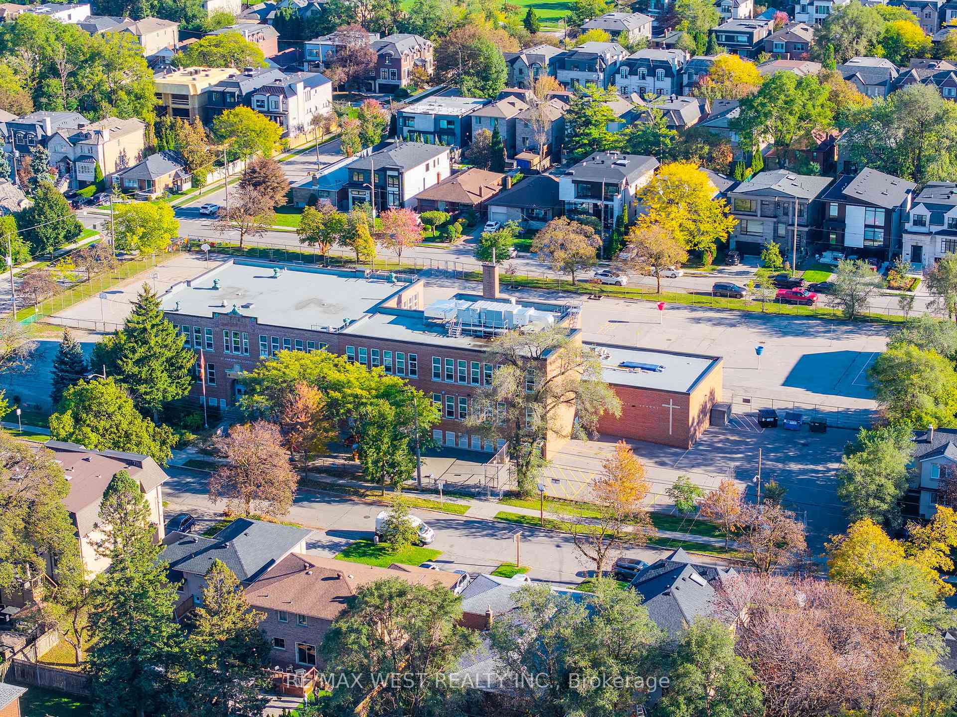 Photo 39 of 67 Burncrest Drive, Toronto, Bedford Park-Nortown — HOMEH