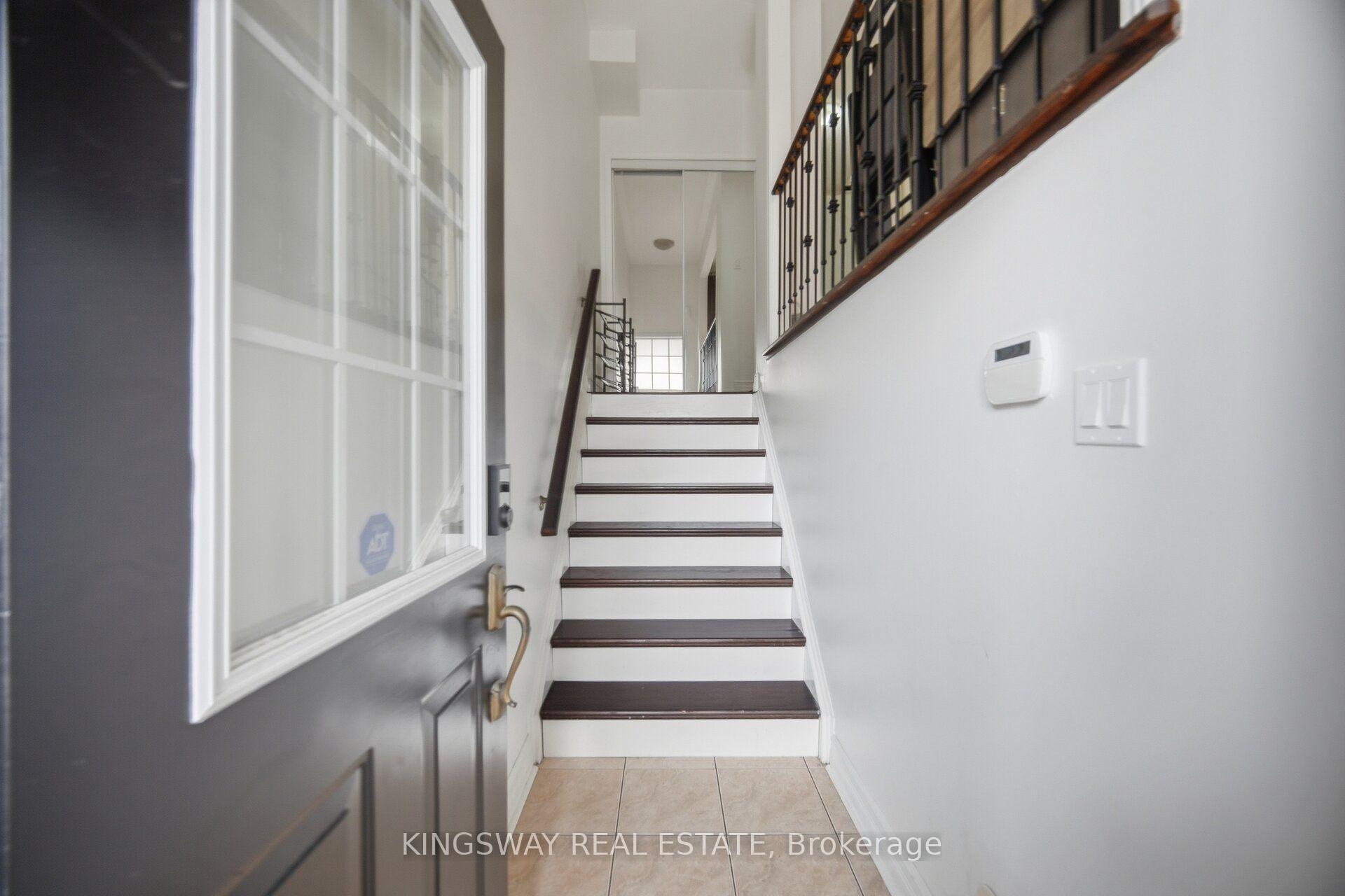 Photo 3 of Unit 181, 601 Soreline Drive, Mississauga, Cooksville — HOMEH