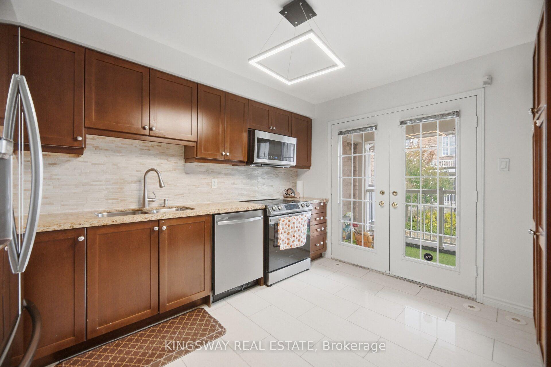 Photo 7 of Unit 181, 601 Soreline Drive, Mississauga, Cooksville — HOMEH