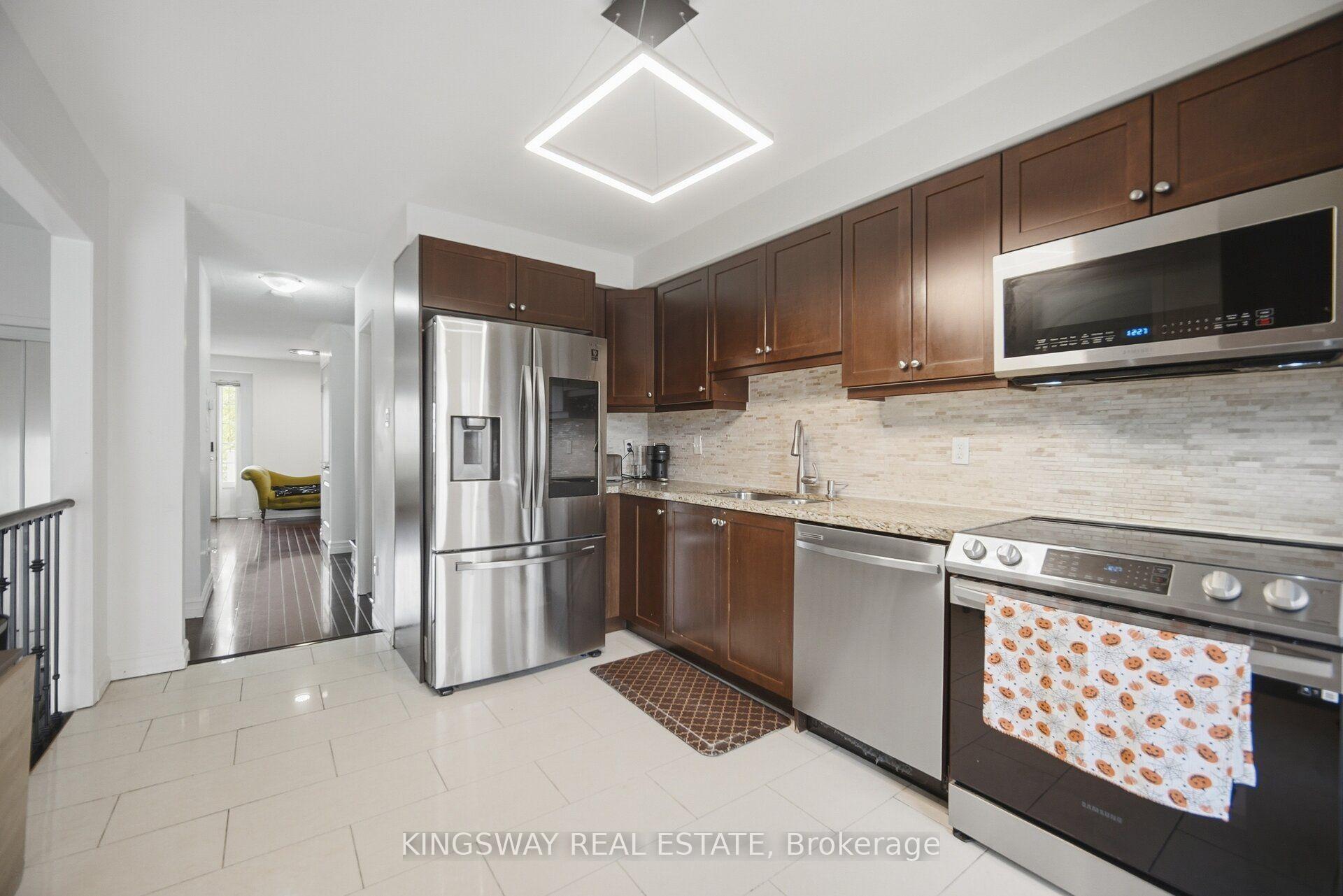 Photo 10 of Unit 181, 601 Soreline Drive, Mississauga, Cooksville — HOMEH
