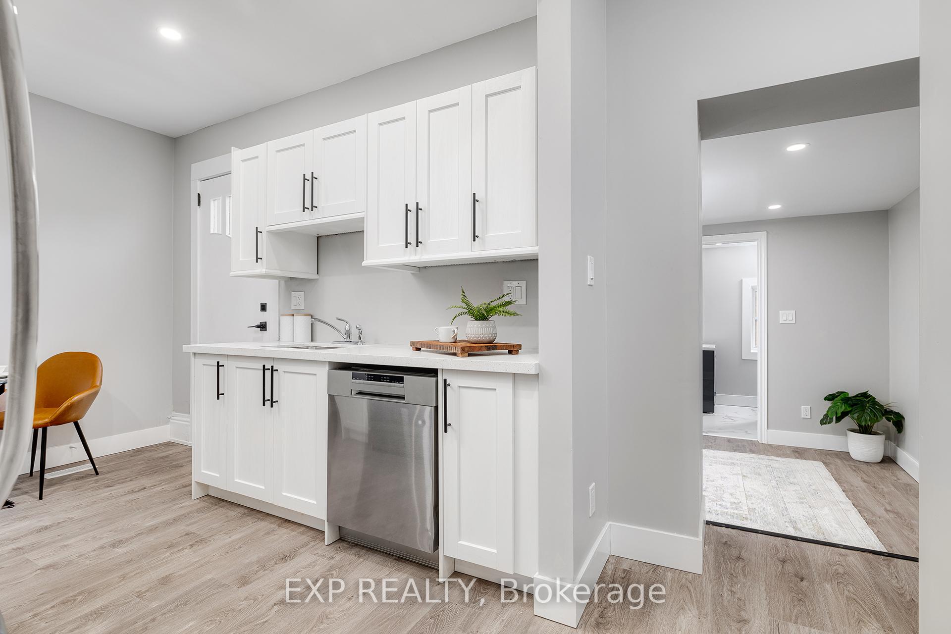 Photo 12 of 125 Cathcart Street, Hamilton, Beasley — HOMEH