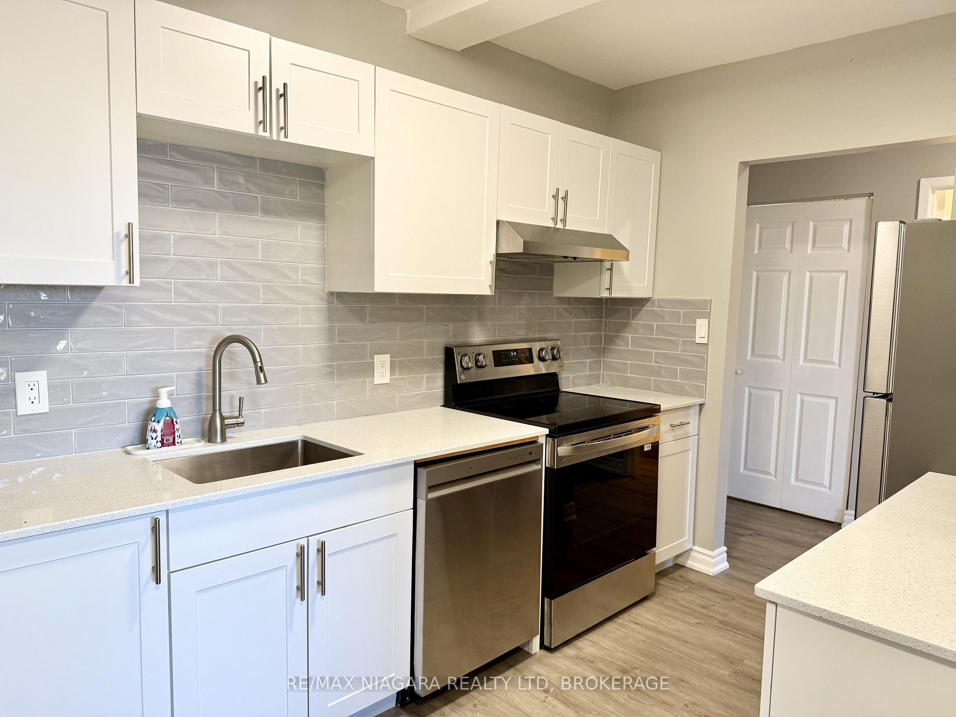 Photo 9 of Unit 203, 6837 Thorold Stone Road, Niagara Falls, Stamford — HOMEH