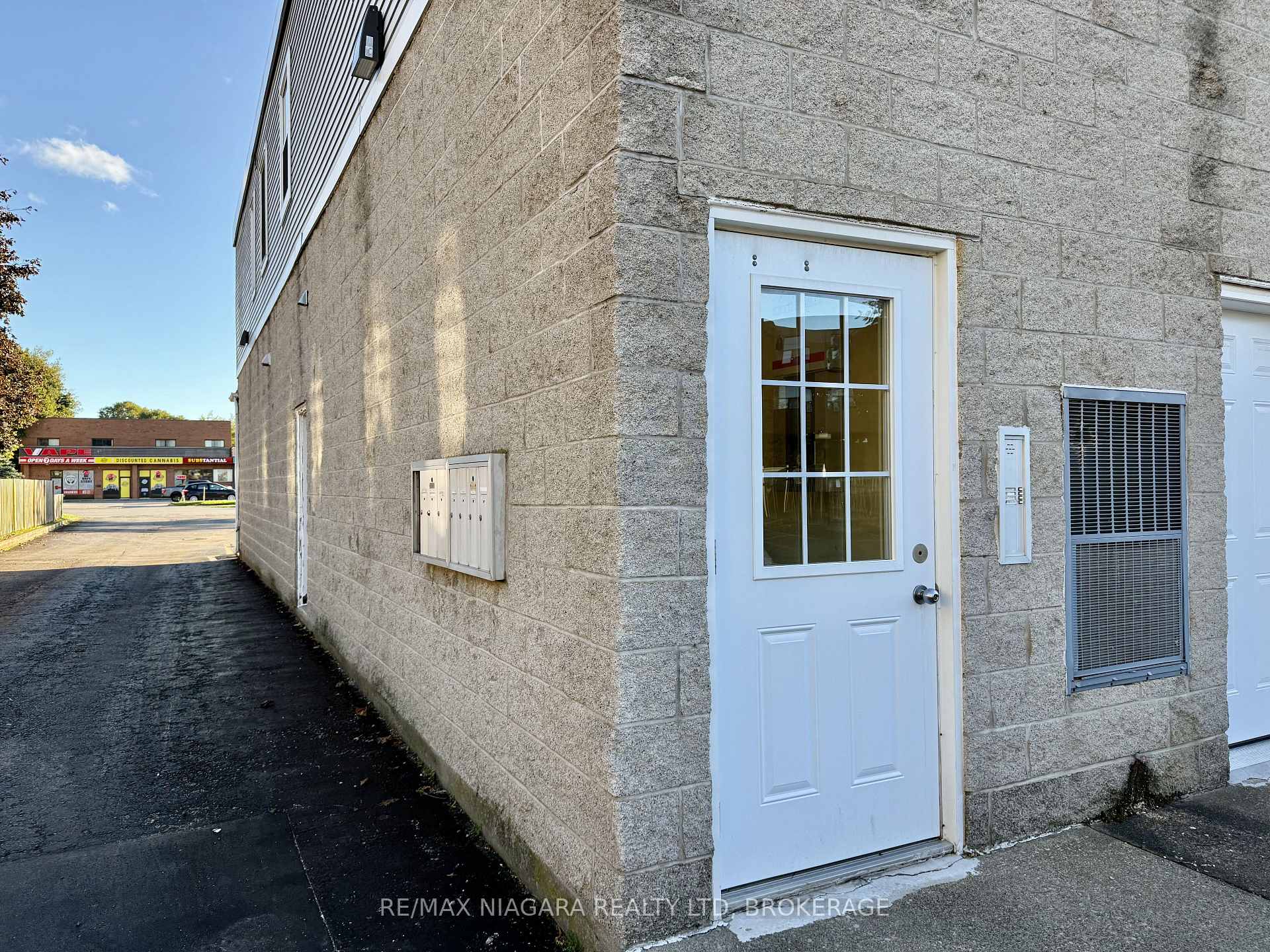 Photo 5 of Unit 202, 6837 Thorold Stone Road, Niagara Falls, Stamford — HOMEH