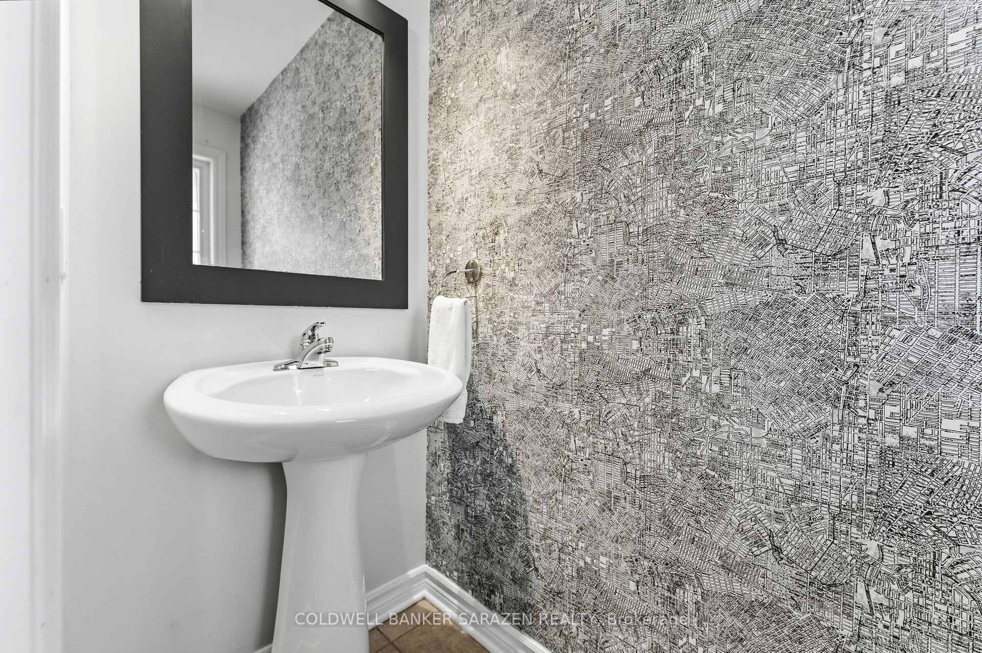 Photo 5 of 342 Riversedge Crescent, Ottawa, Riverside South/Gloucester Glen — HOMEH