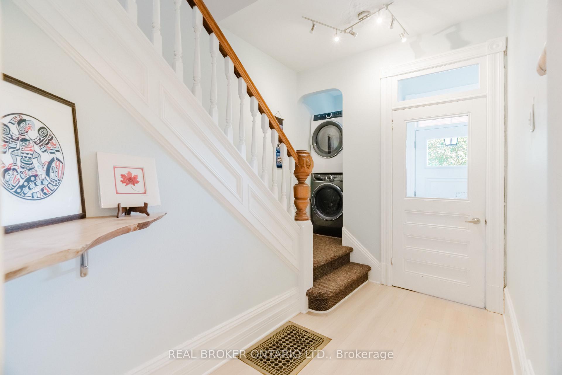 Photo 2 of 33 Argyle Avenue, Ottawa, Ottawa Centre/Golden Triangle — HOMEH