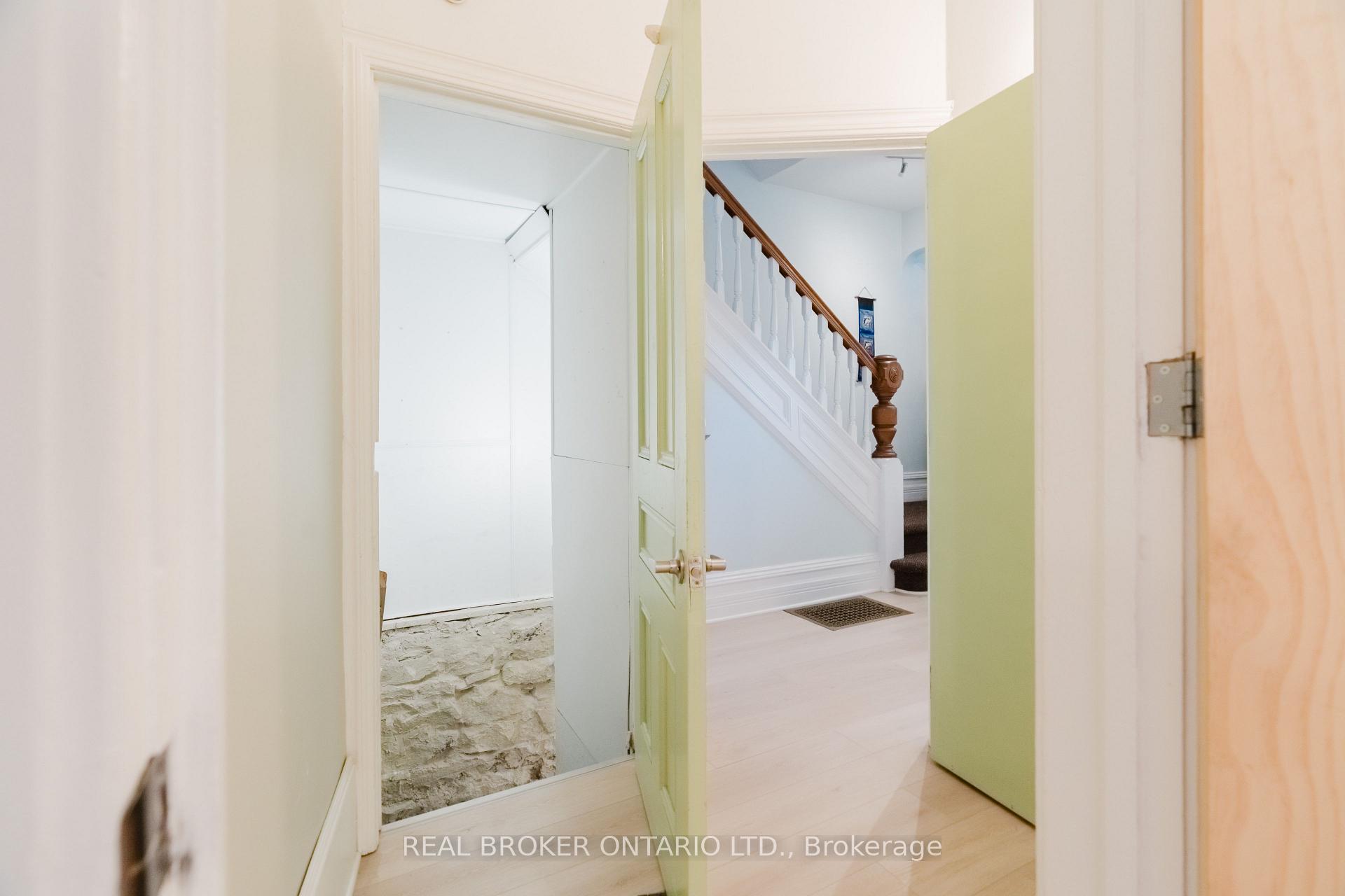 Photo 35 of 33 Argyle Avenue, Ottawa, Ottawa Centre/Golden Triangle — HOMEH