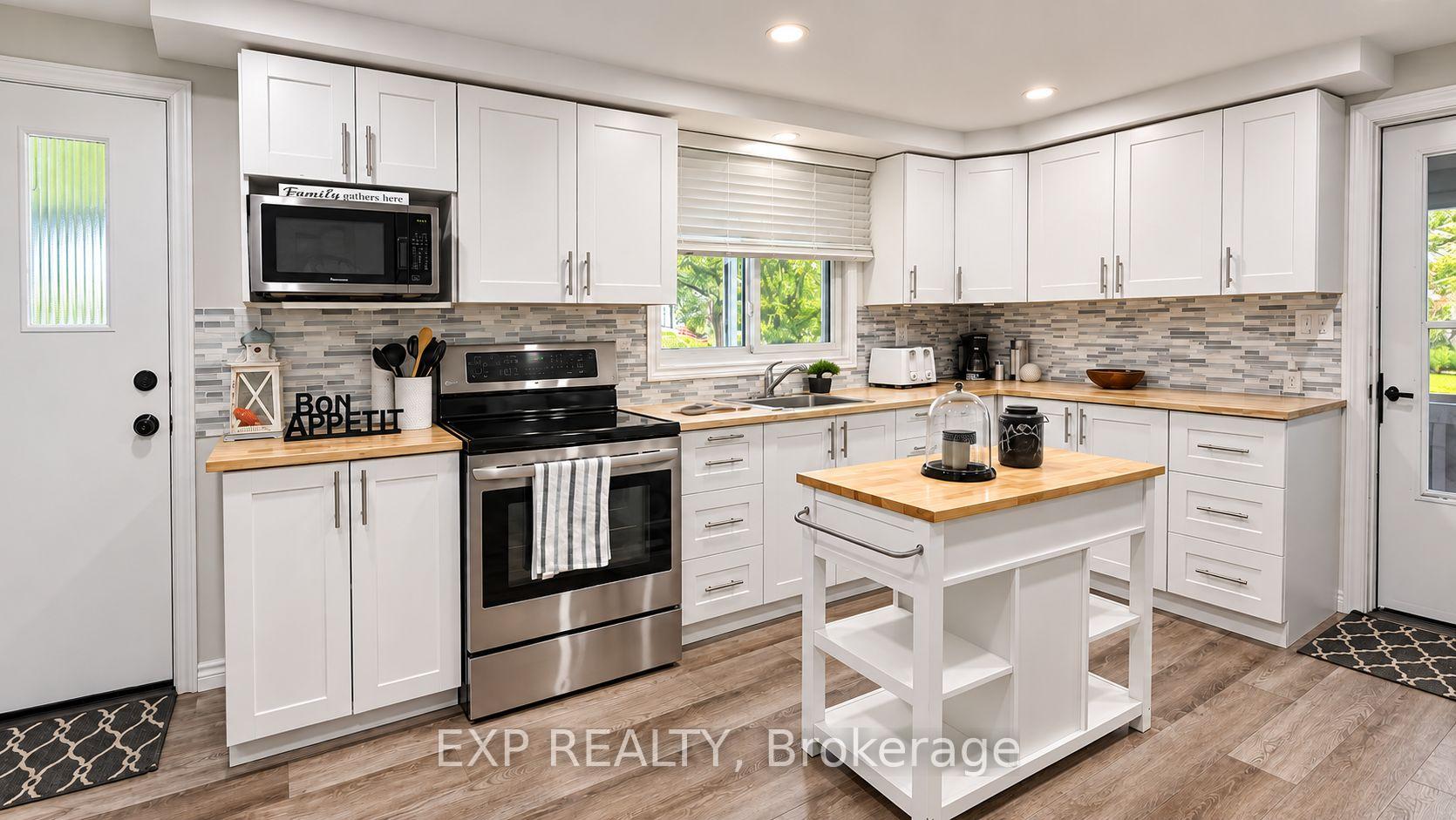 Photo 3 of 9 Charlotte Crescent, Kawartha Lakes, Emily — HOMEH
