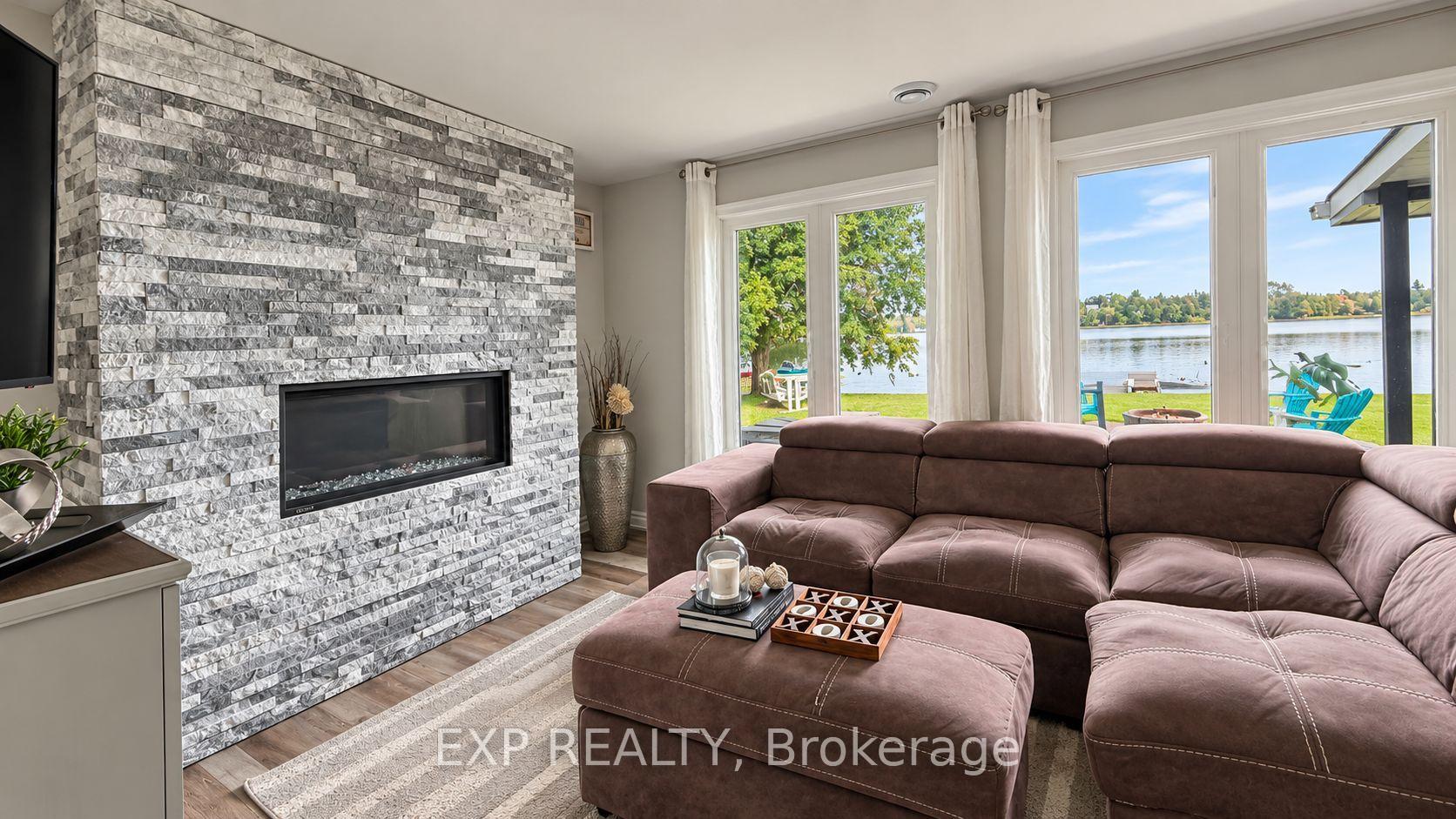 Photo 8 of 9 Charlotte Crescent, Kawartha Lakes, Emily — HOMEH