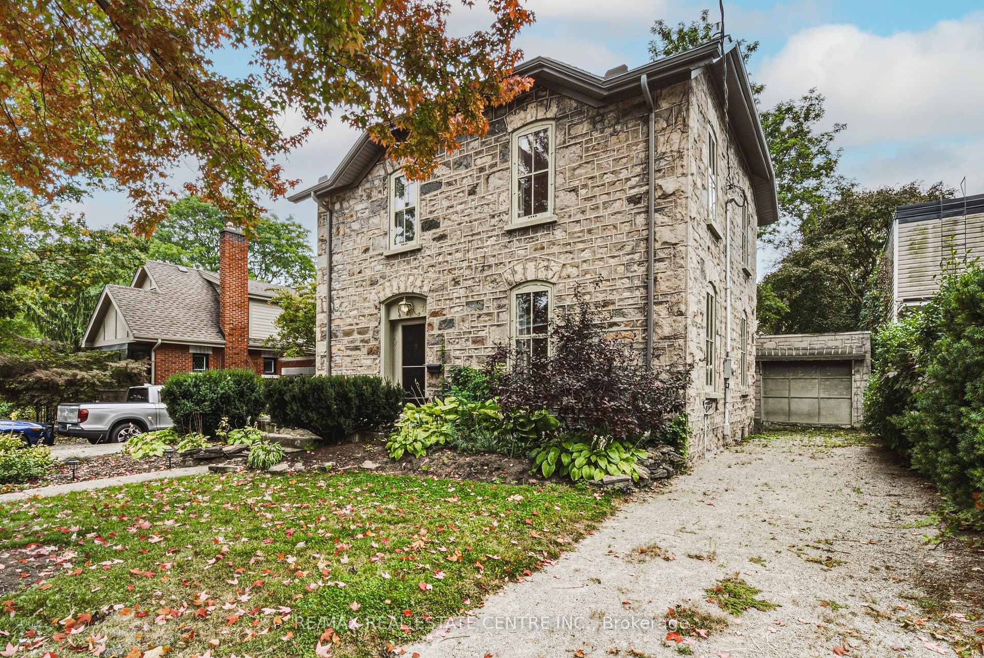 Photo 2 of 75 Pollock Avenue, Cambridge, East Galt — HOMEH