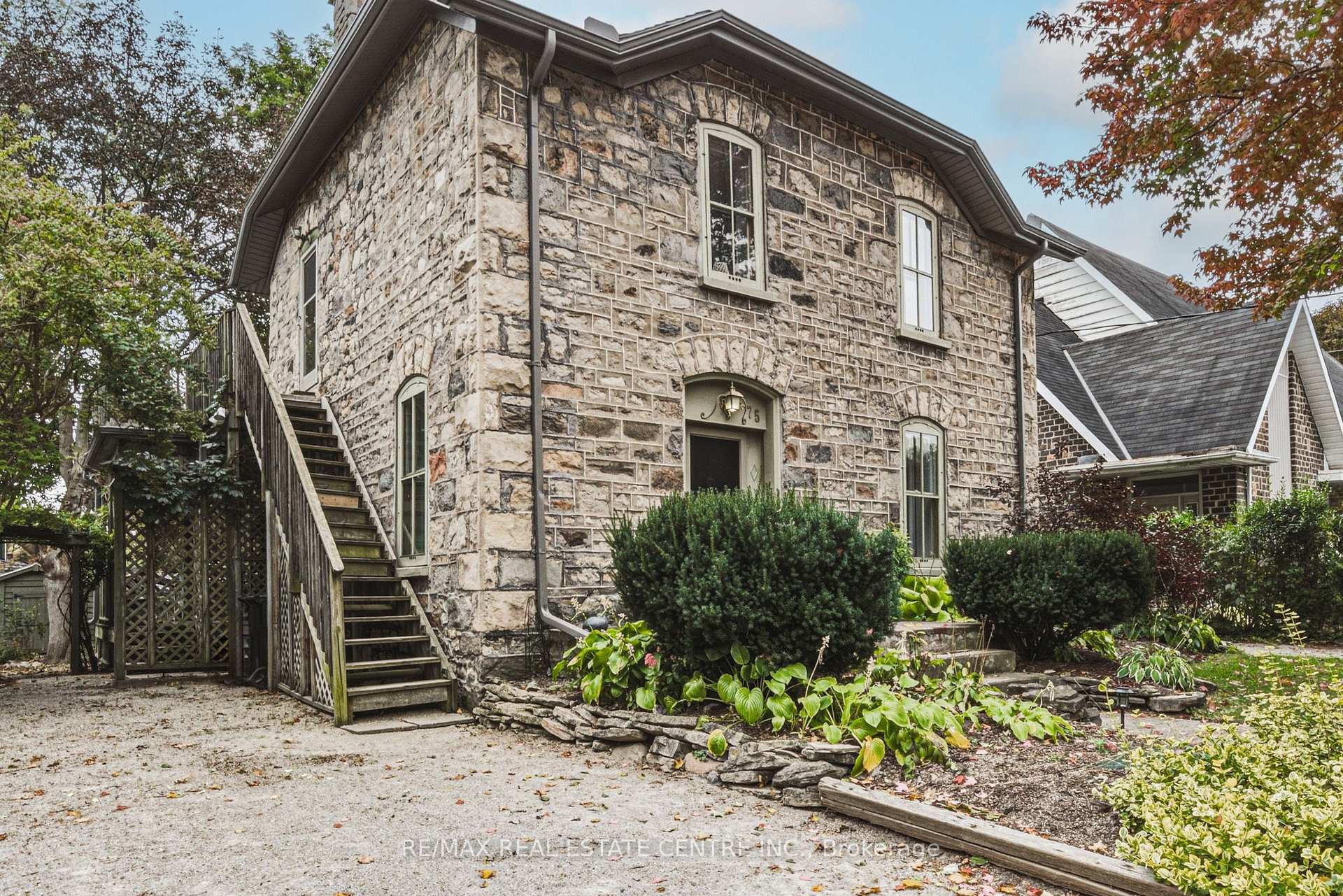 Photo 4 of 75 Pollock Avenue, Cambridge, East Galt — HOMEH