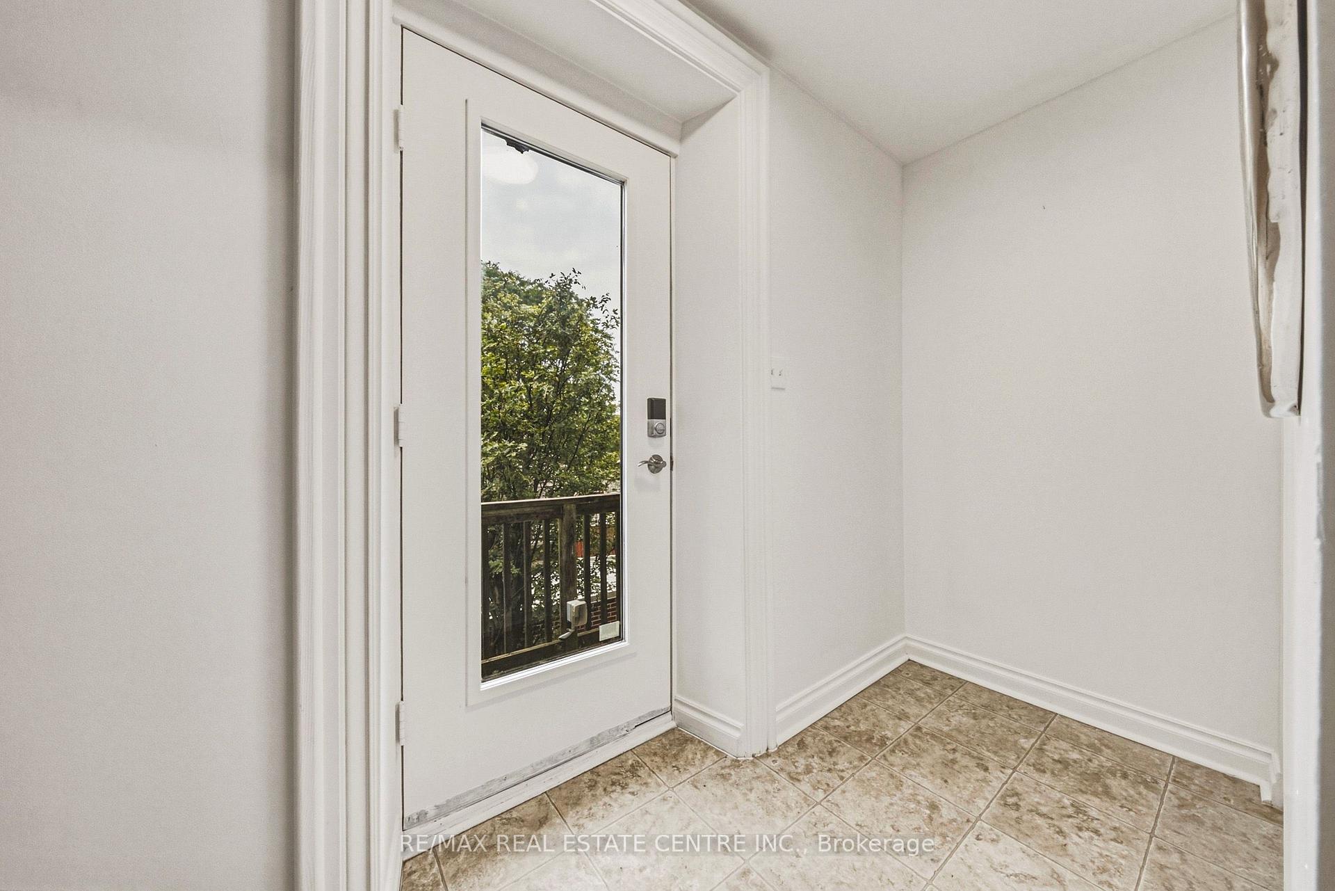Photo 25 of 75 Pollock Avenue, Cambridge, East Galt — HOMEH
