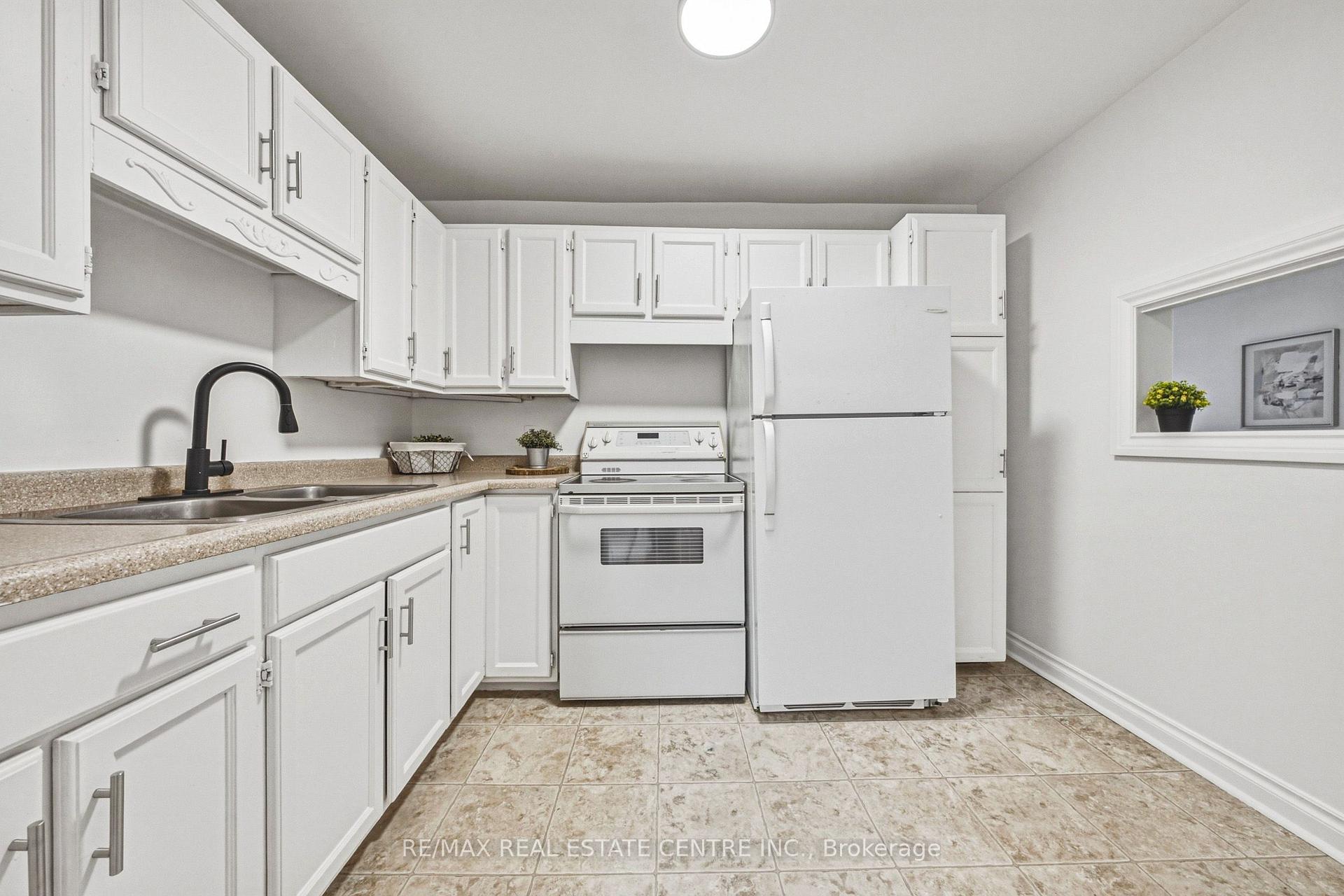 Photo 26 of 75 Pollock Avenue, Cambridge, East Galt — HOMEH